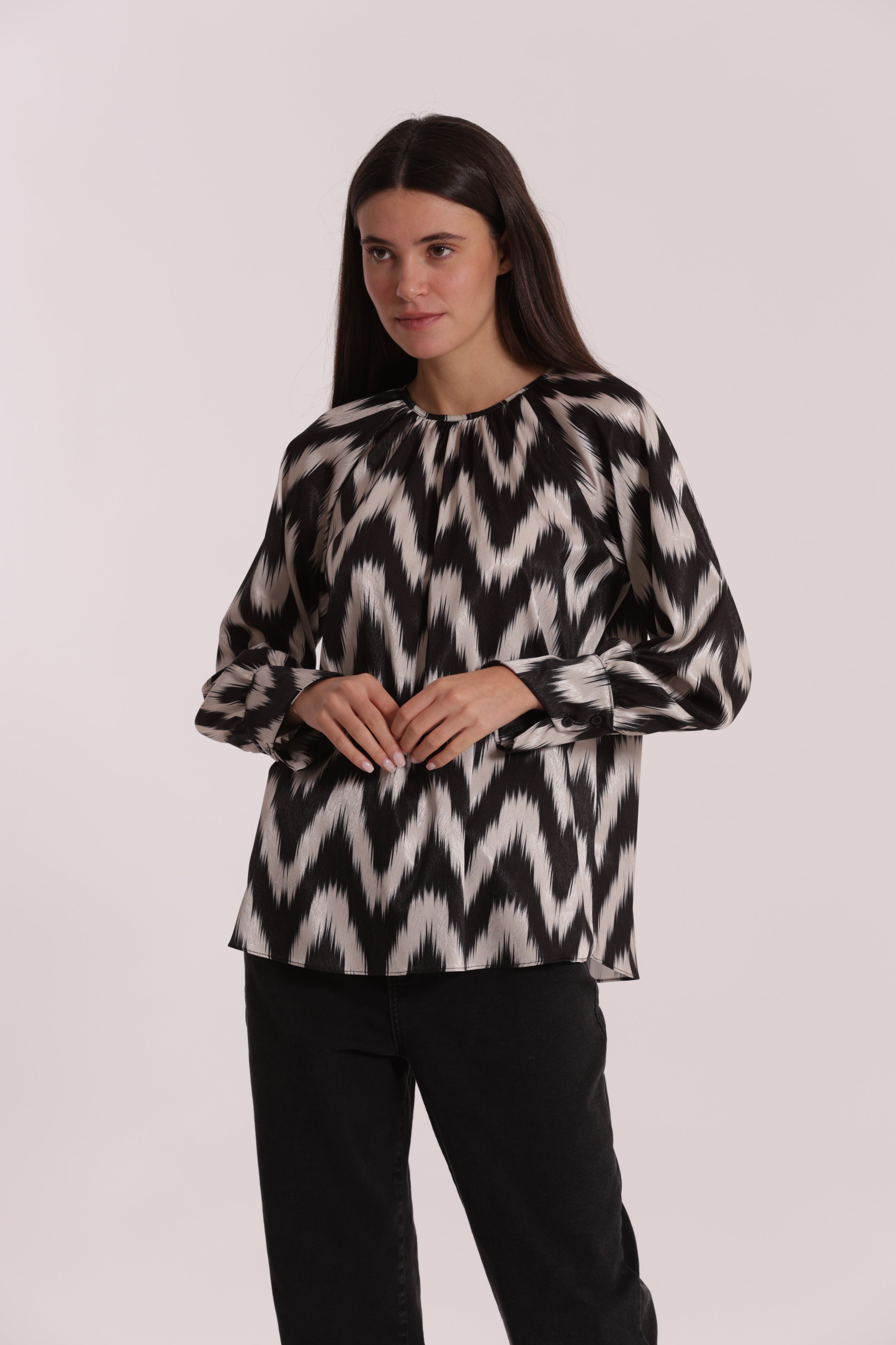 Mimi Mua Blusa Scollo Tondo Chevron Nero/Bianco