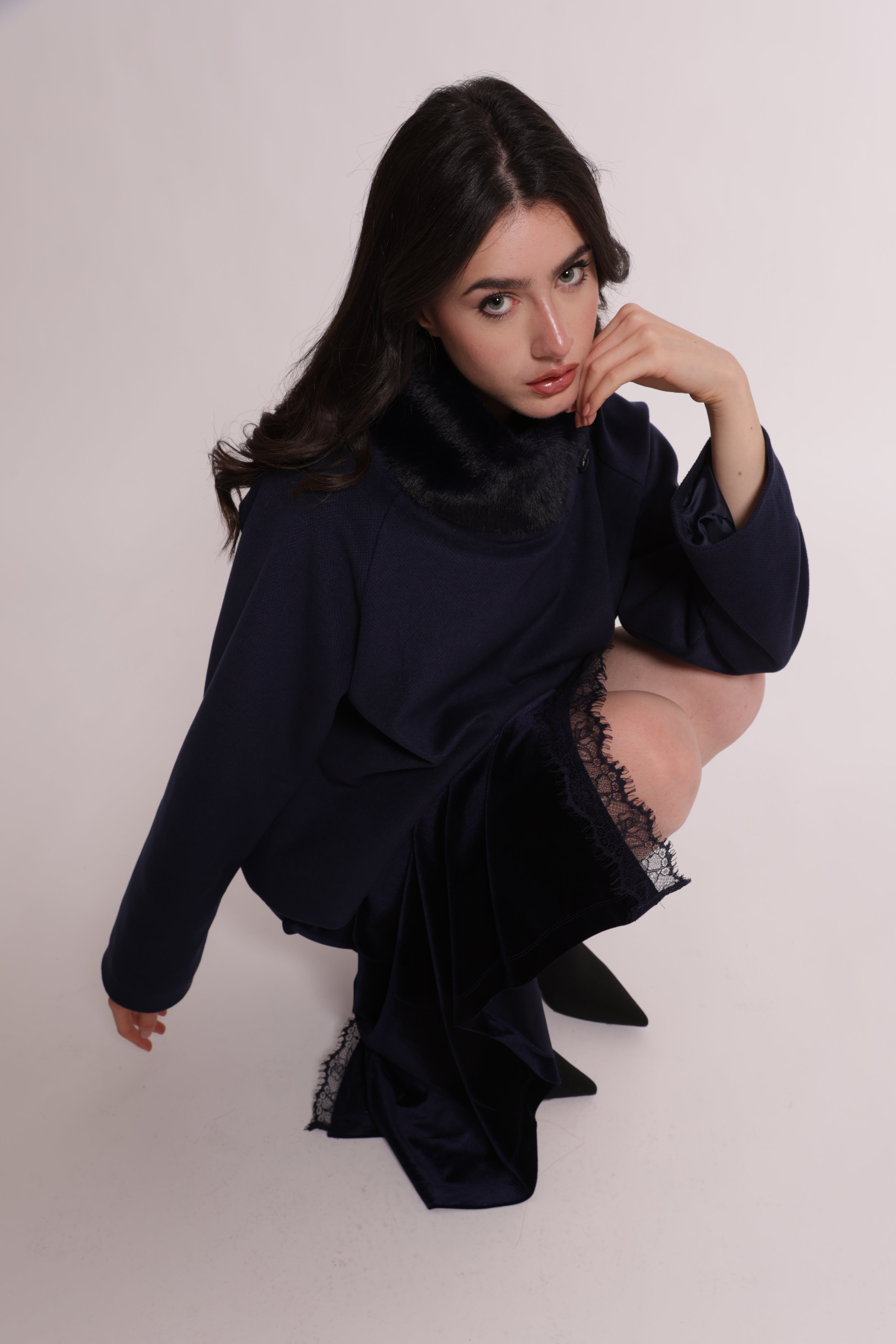 Mimi Mua Cappotto Corto Collo Effetto Pelliccia Nero