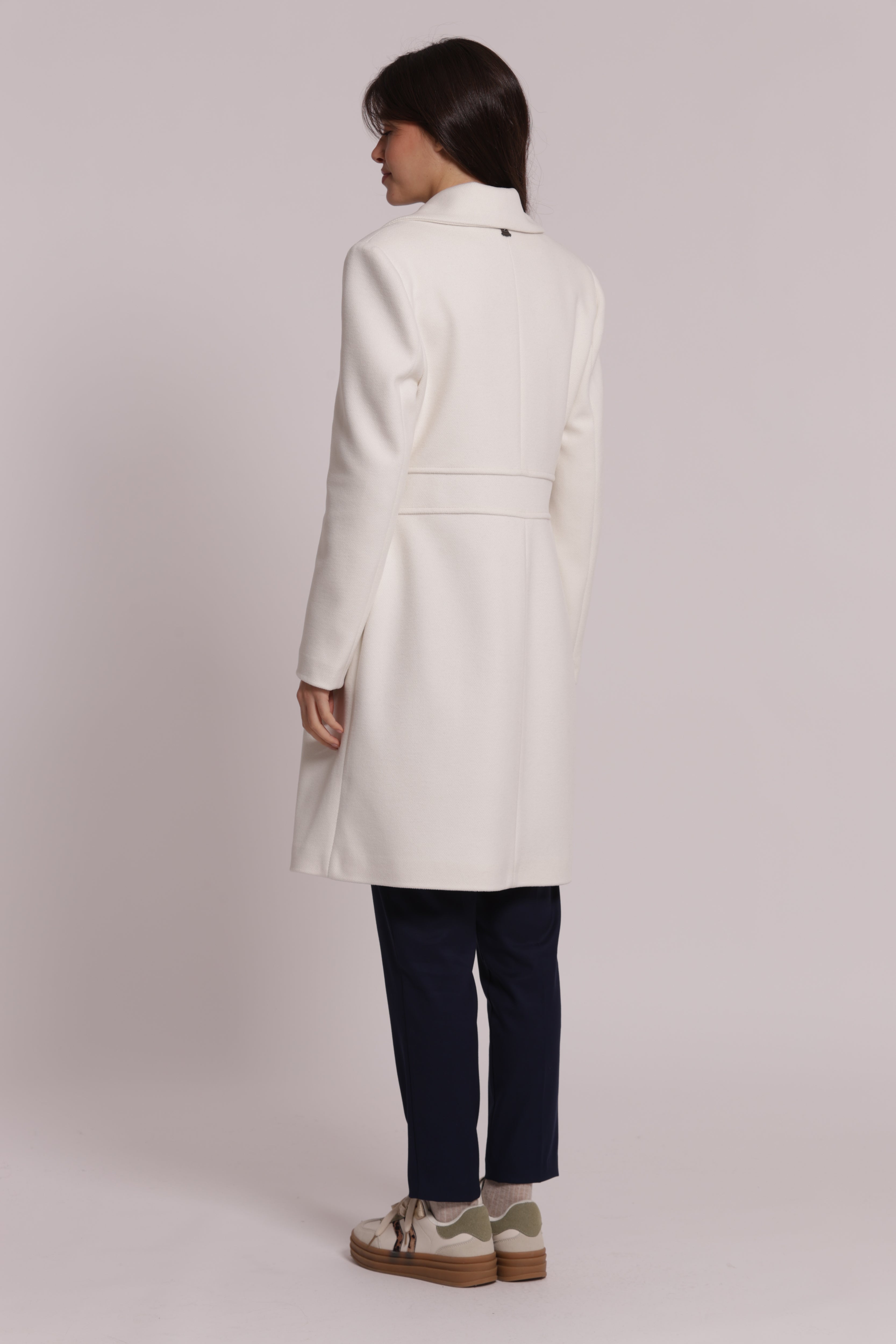 Mimi Mua Baronetto Pincès cappotto nero sartoriale