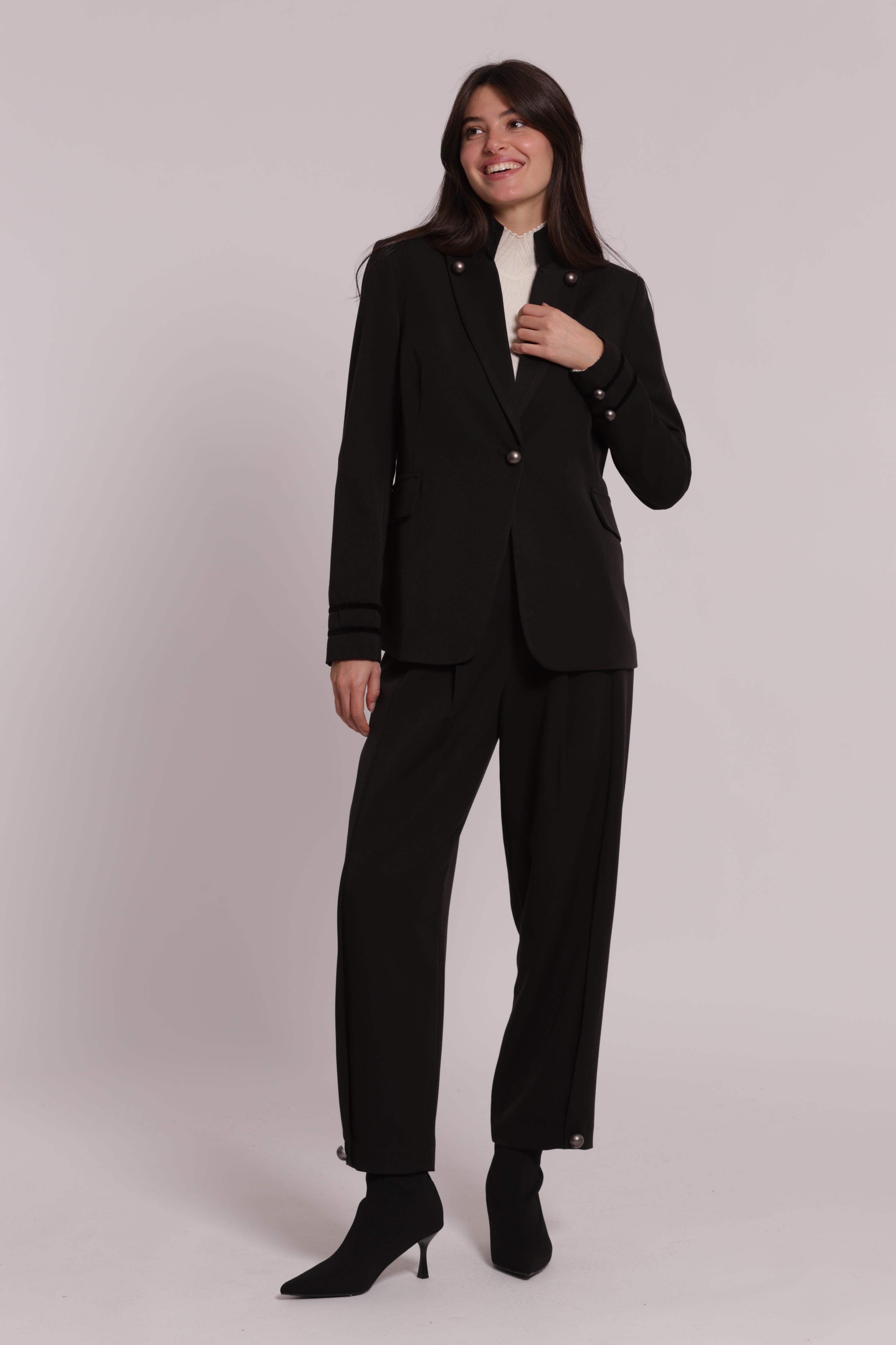 Mimi Mua giacca corta velluto cammello elegante