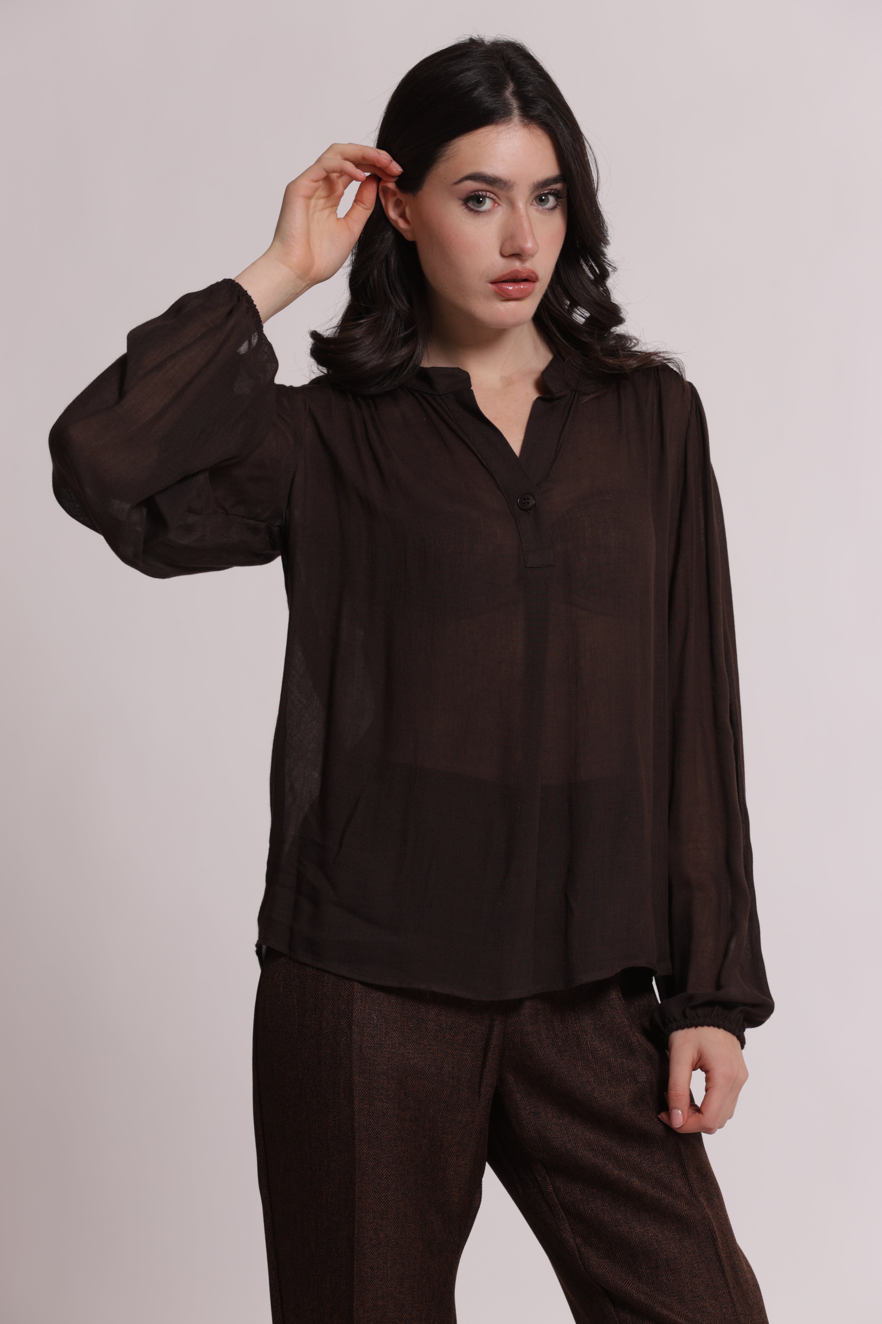 Mimi Mua blusa scollo V garza viscosa nero