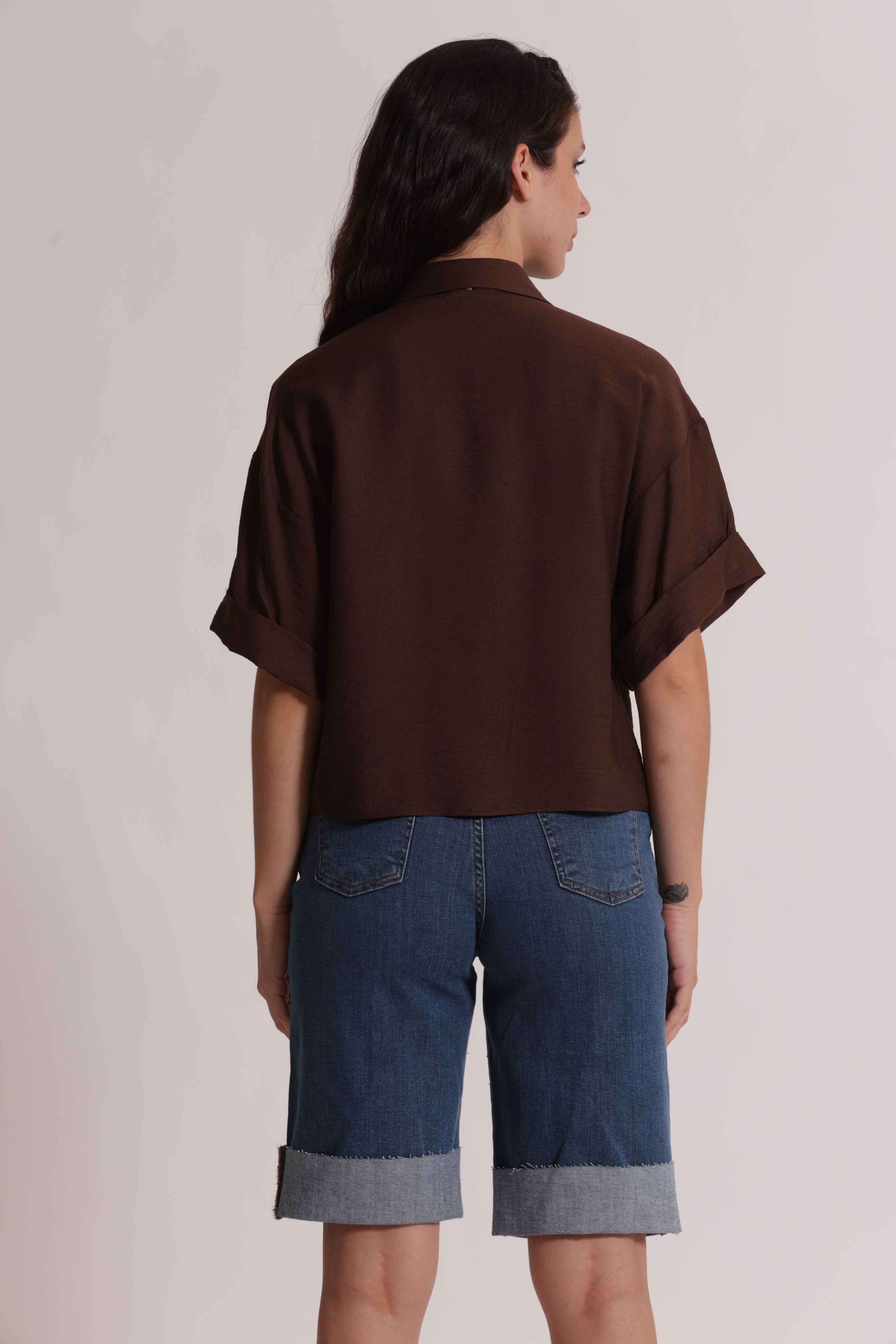 Mimi Mua Cropped con Borchie camicia bianco
