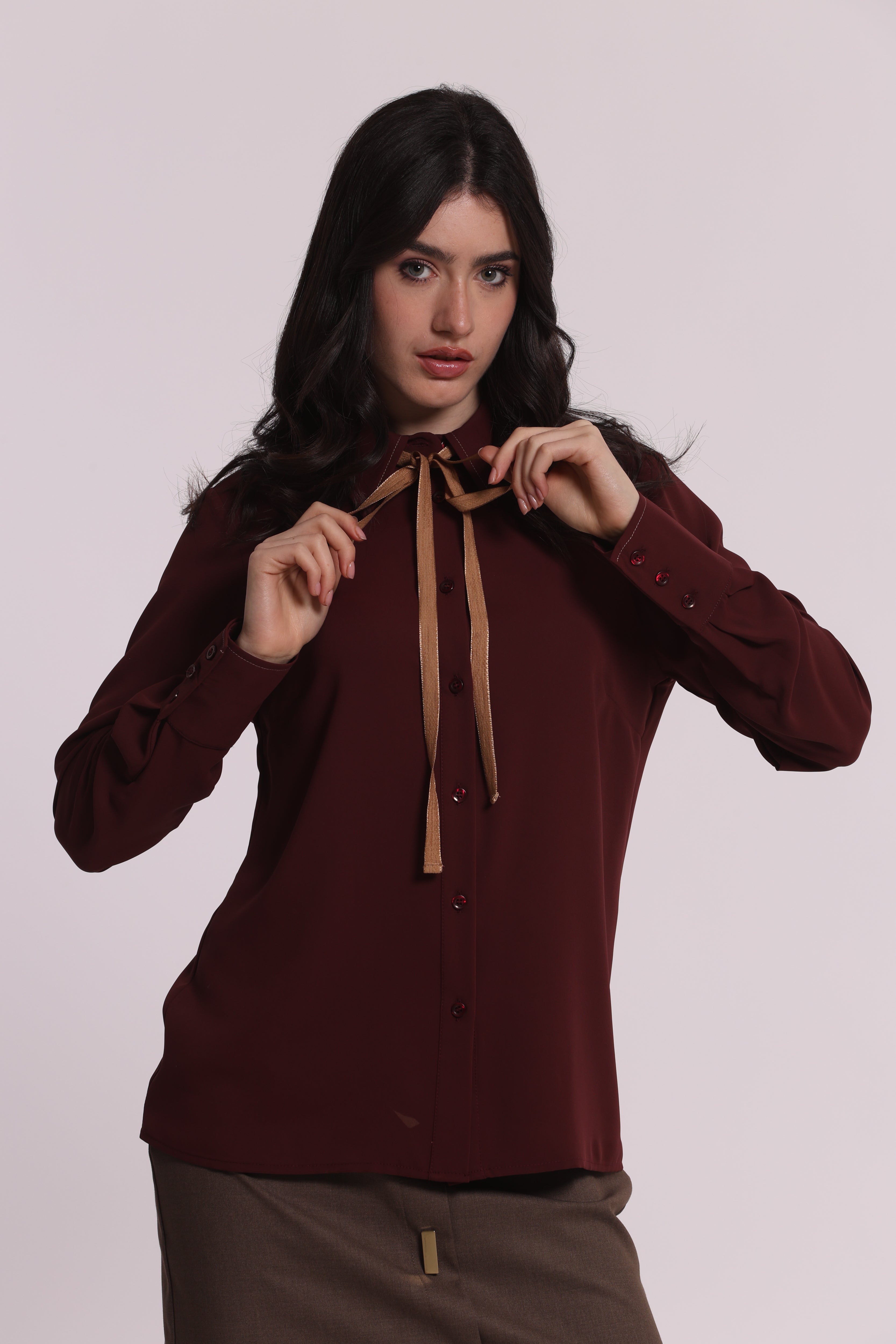 Mimi Mua Camicia in Silkhand con Fiocco Nera