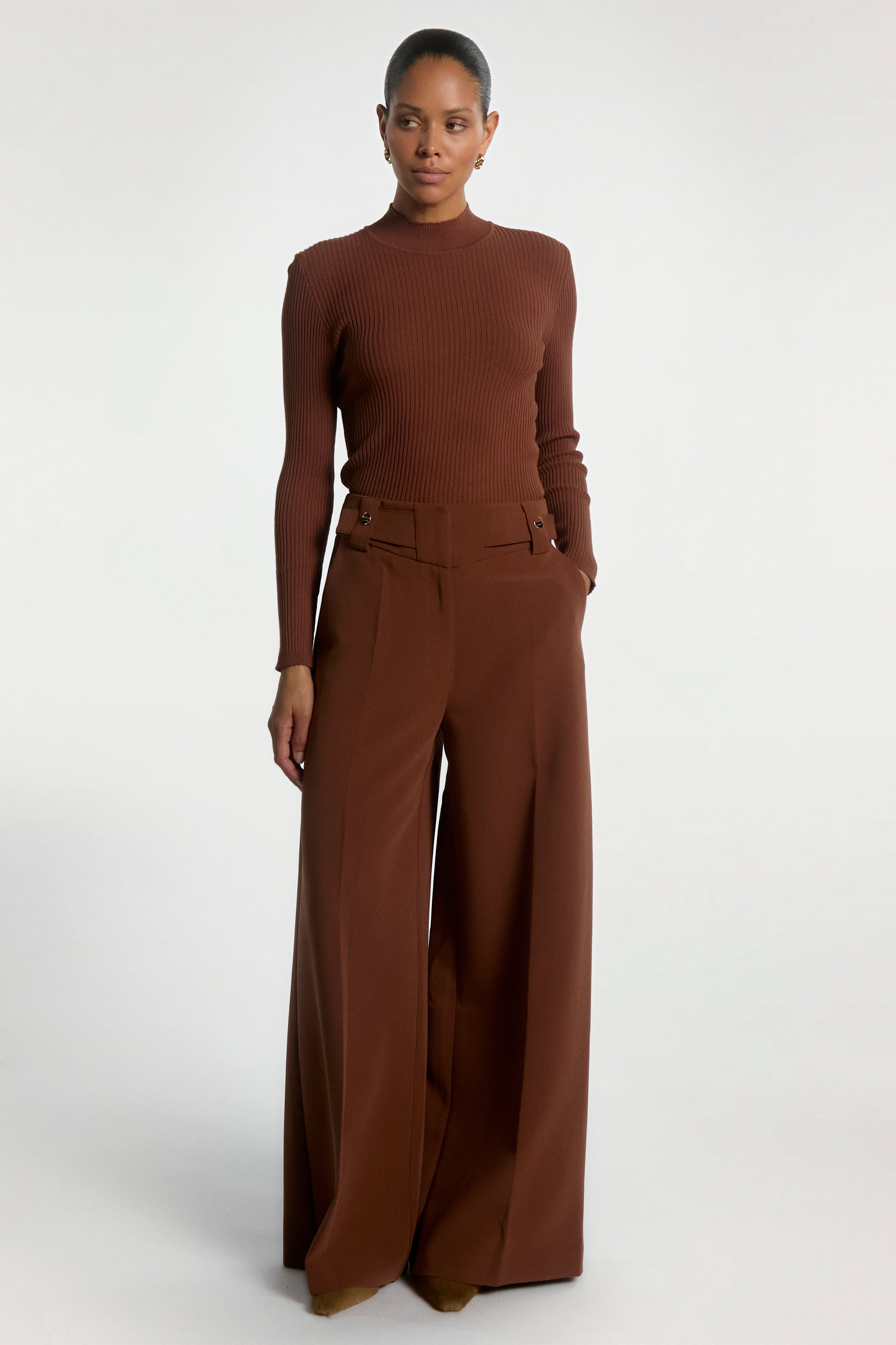 Aaiko Jaro top marrone collo alto coste