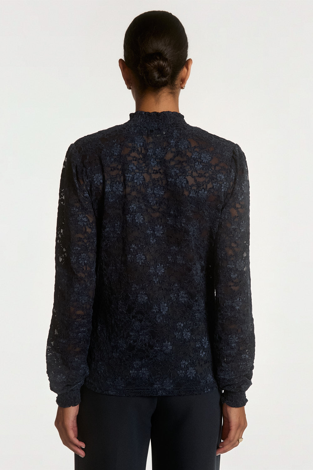 Aaiko Tory top pizzo blu notte collo alto aderente