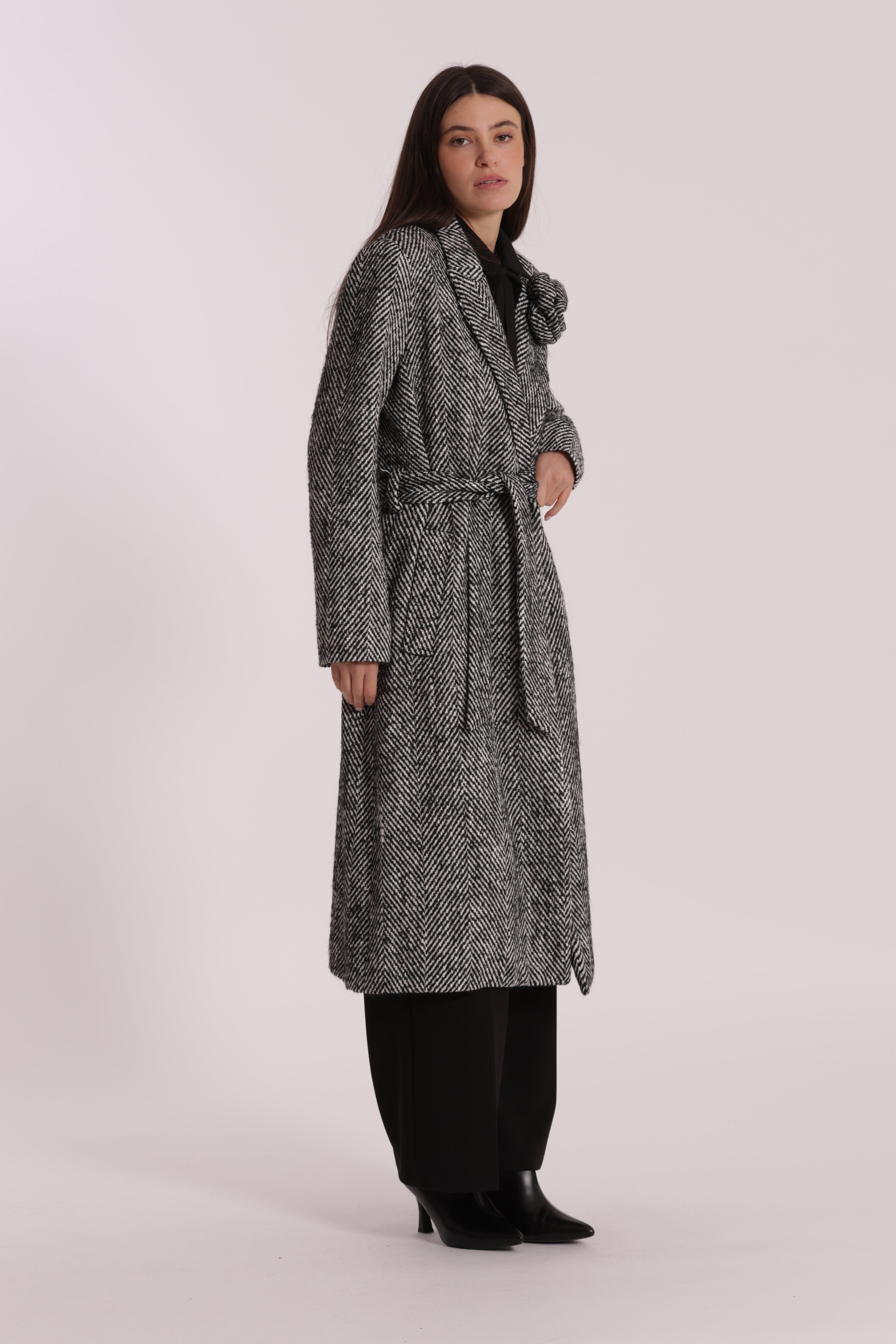 Mimi Mua Lungo Spigato cappotto nero bianco