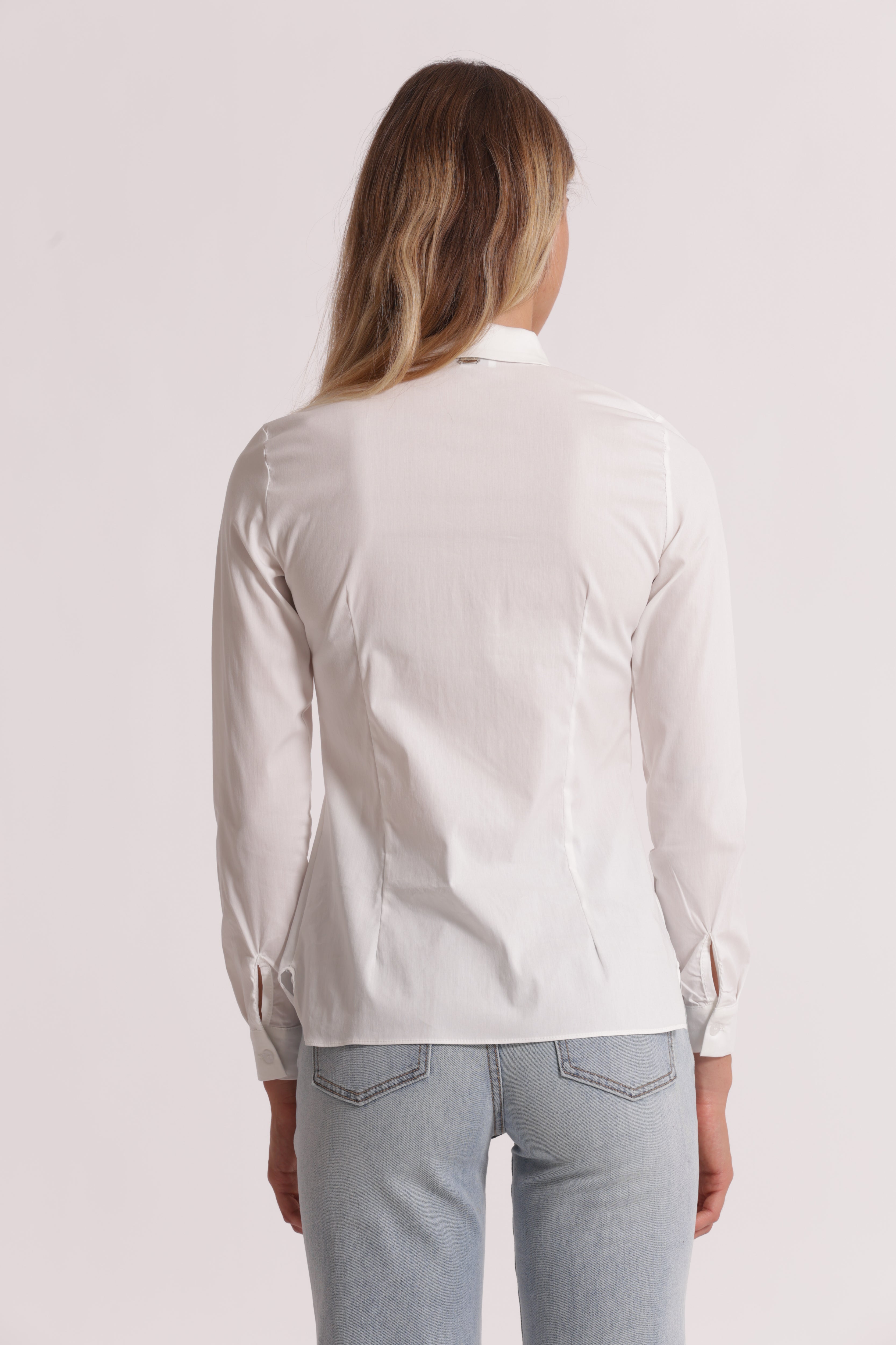Mimi Mua Camicia con Dettaglio Gioiello Bianco