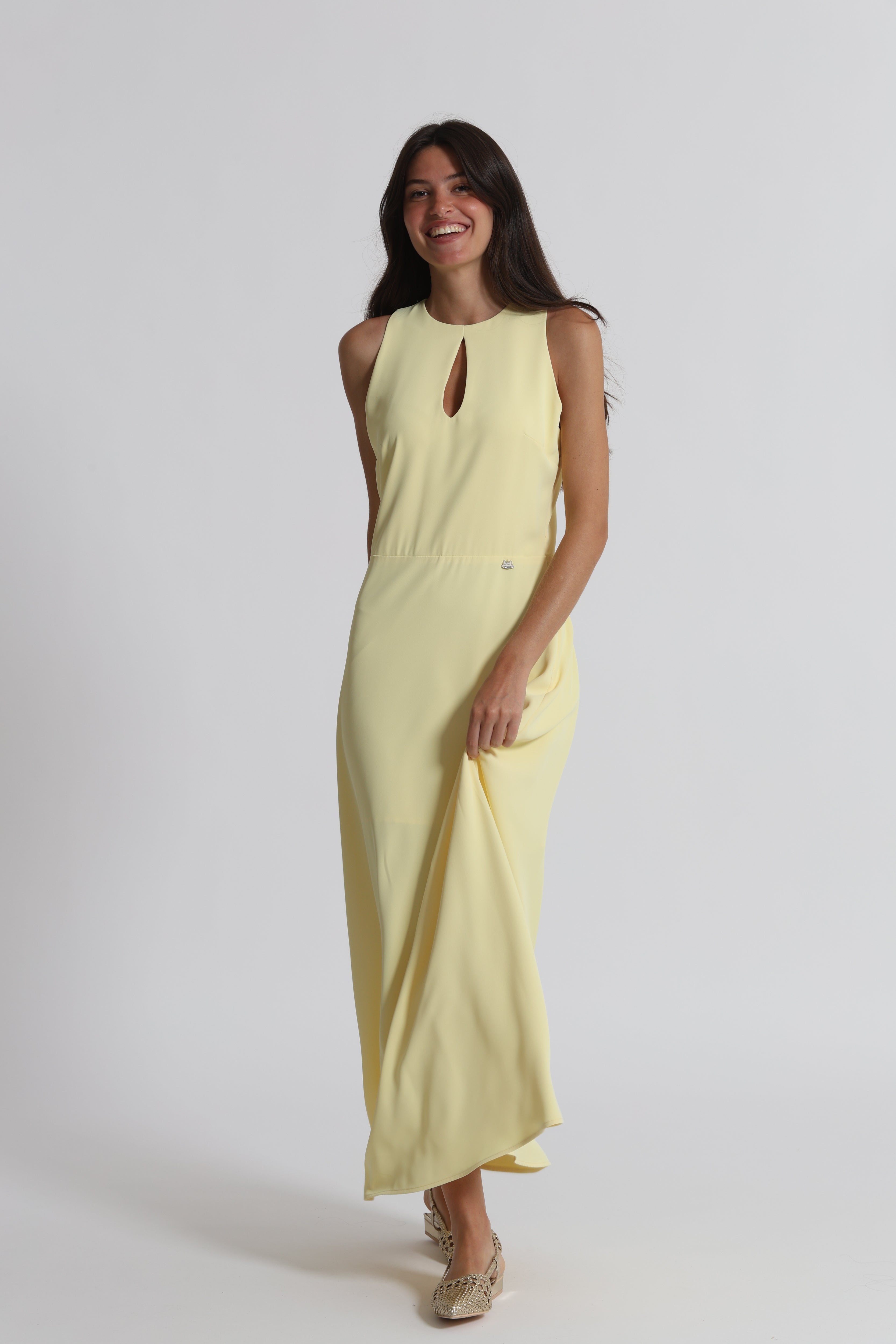 Mimi Mua abito midi scollo goccia giallo chiaro fluido