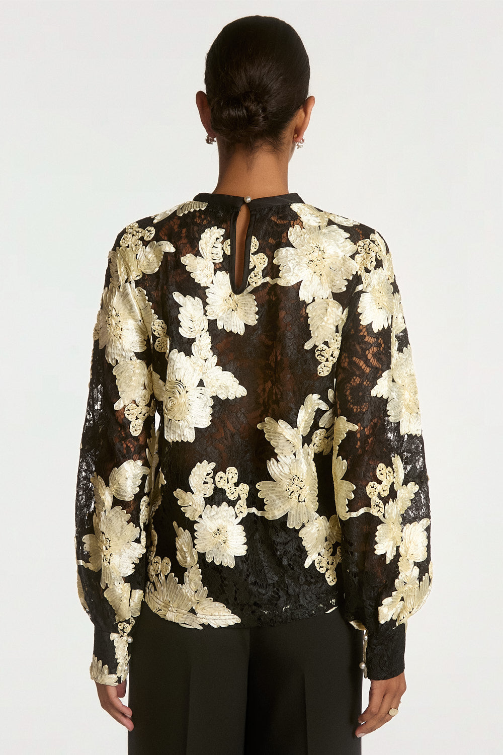 Aaiko Mauve top crema con fiori maniche ampie