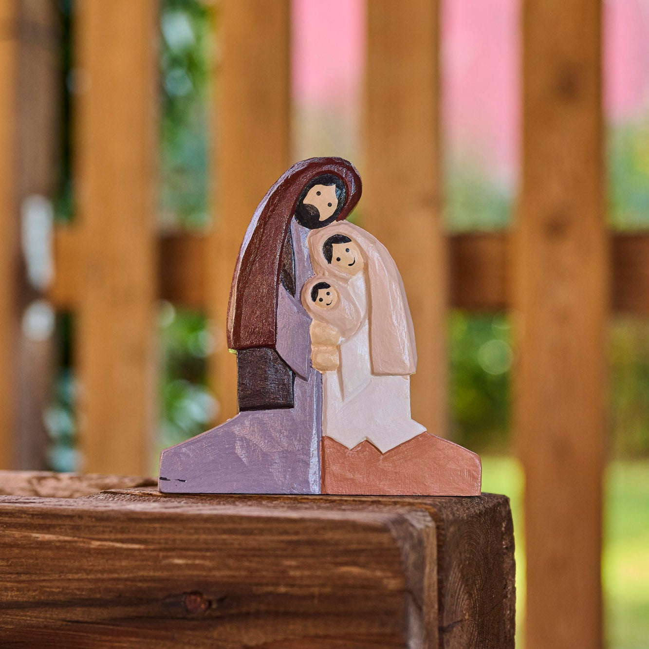 On Earth Cooperative Collection Dekat presepe legno multicolore