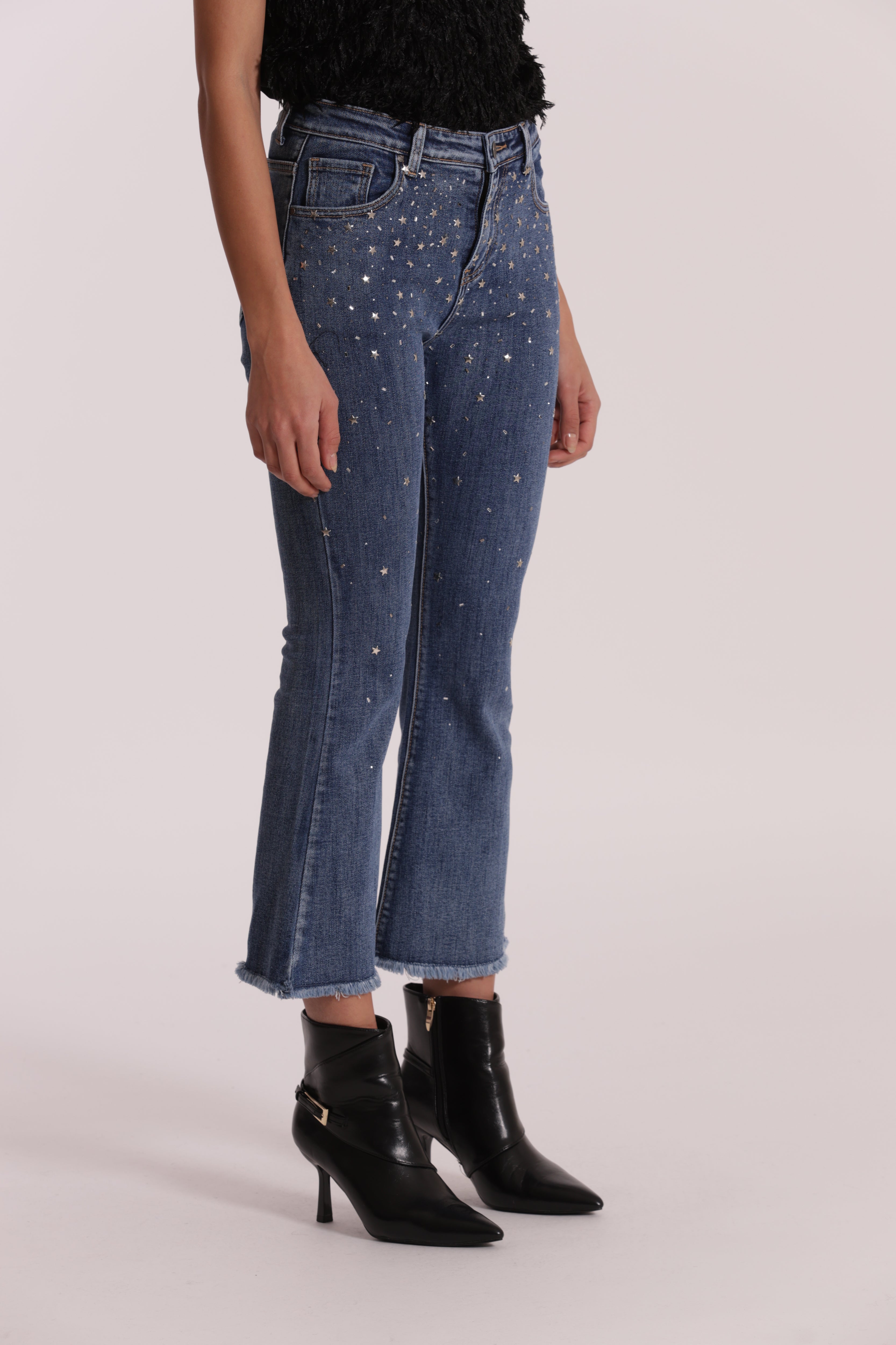 Mimi Mua jeans cropped flare strass e borchie blu medio