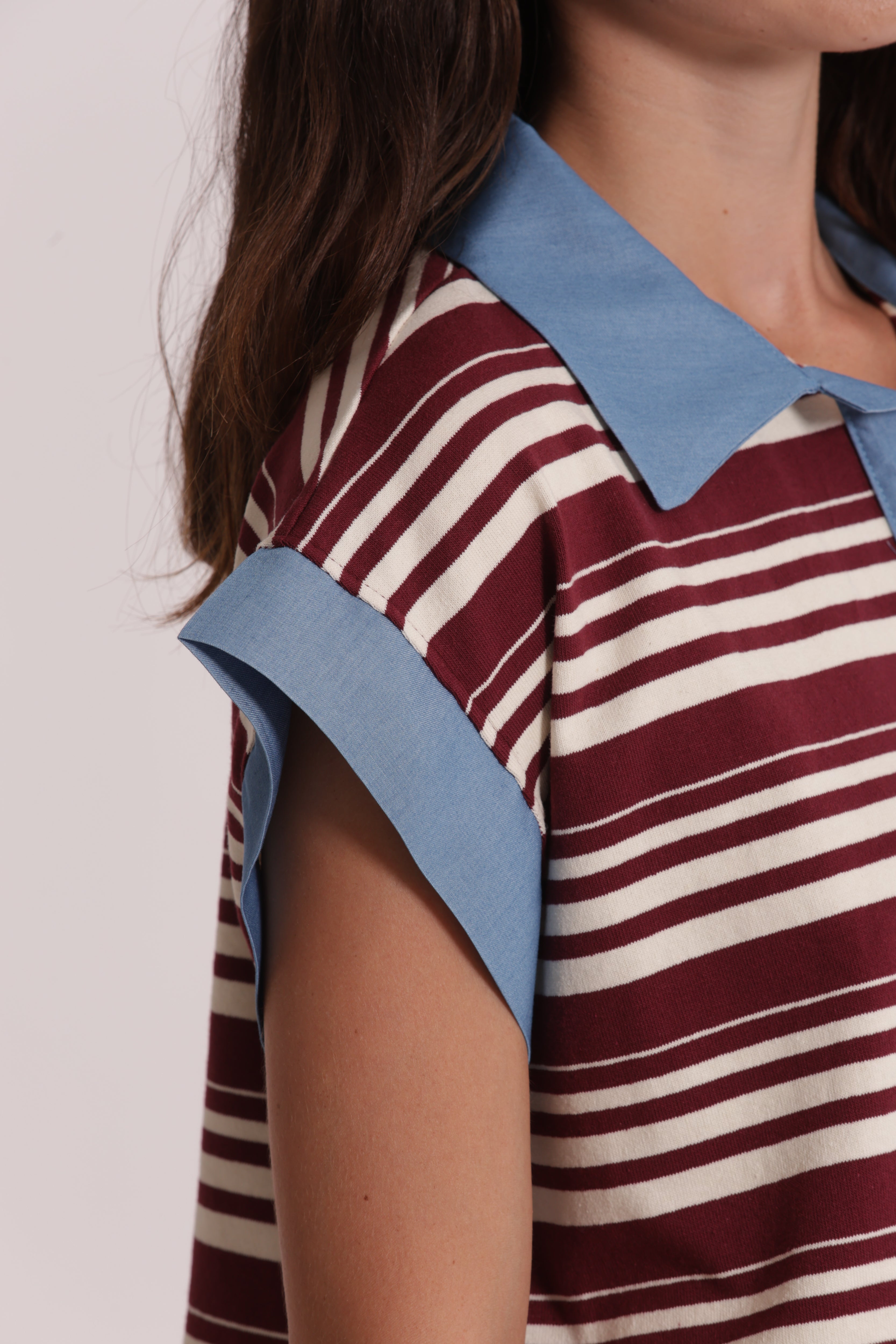 Mimi Mua T-Shirt Colletto Righe Denim Blu Panna