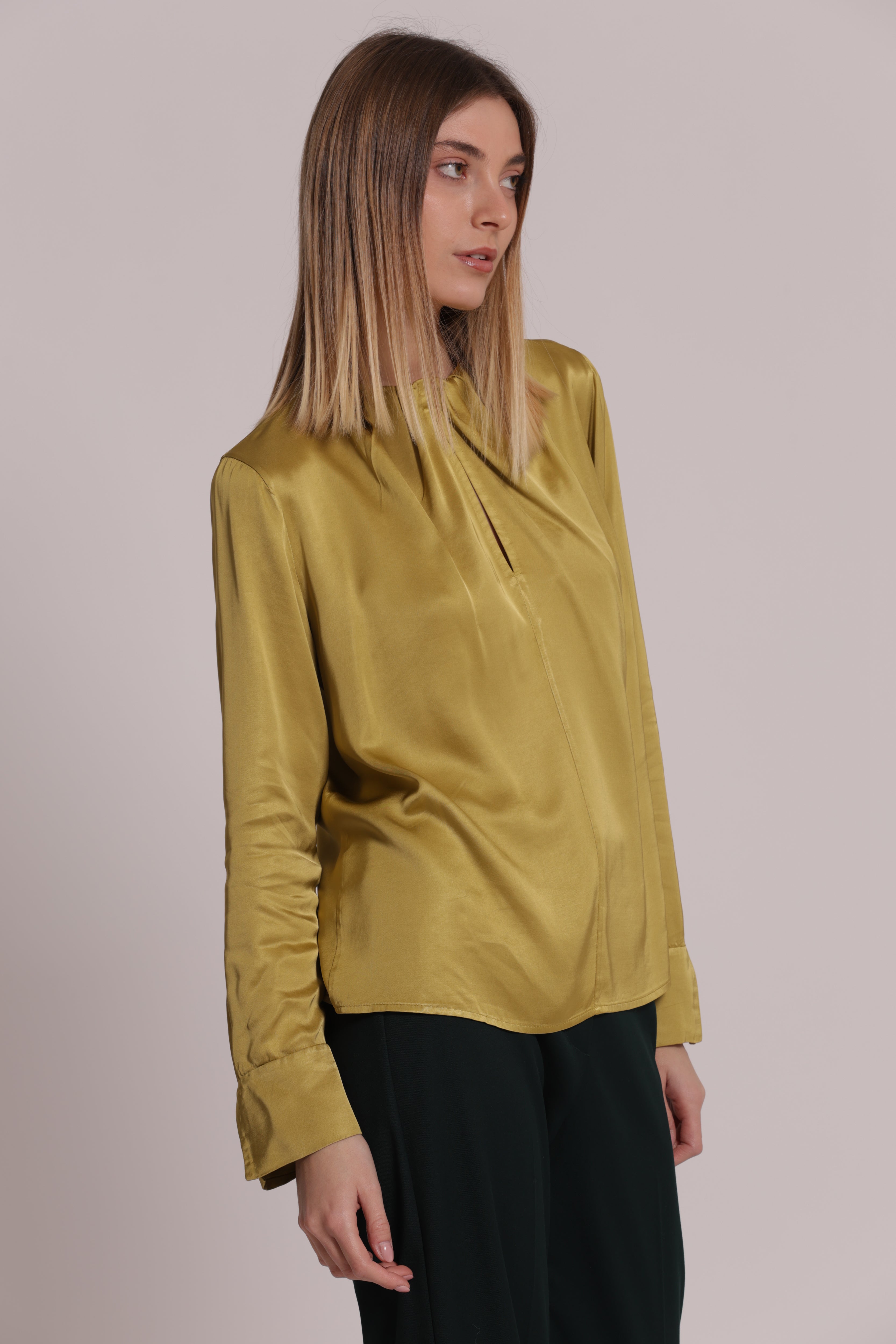 Mimi Mua Blusa Raso Viscosa Scollo Tondo Nera Elegante