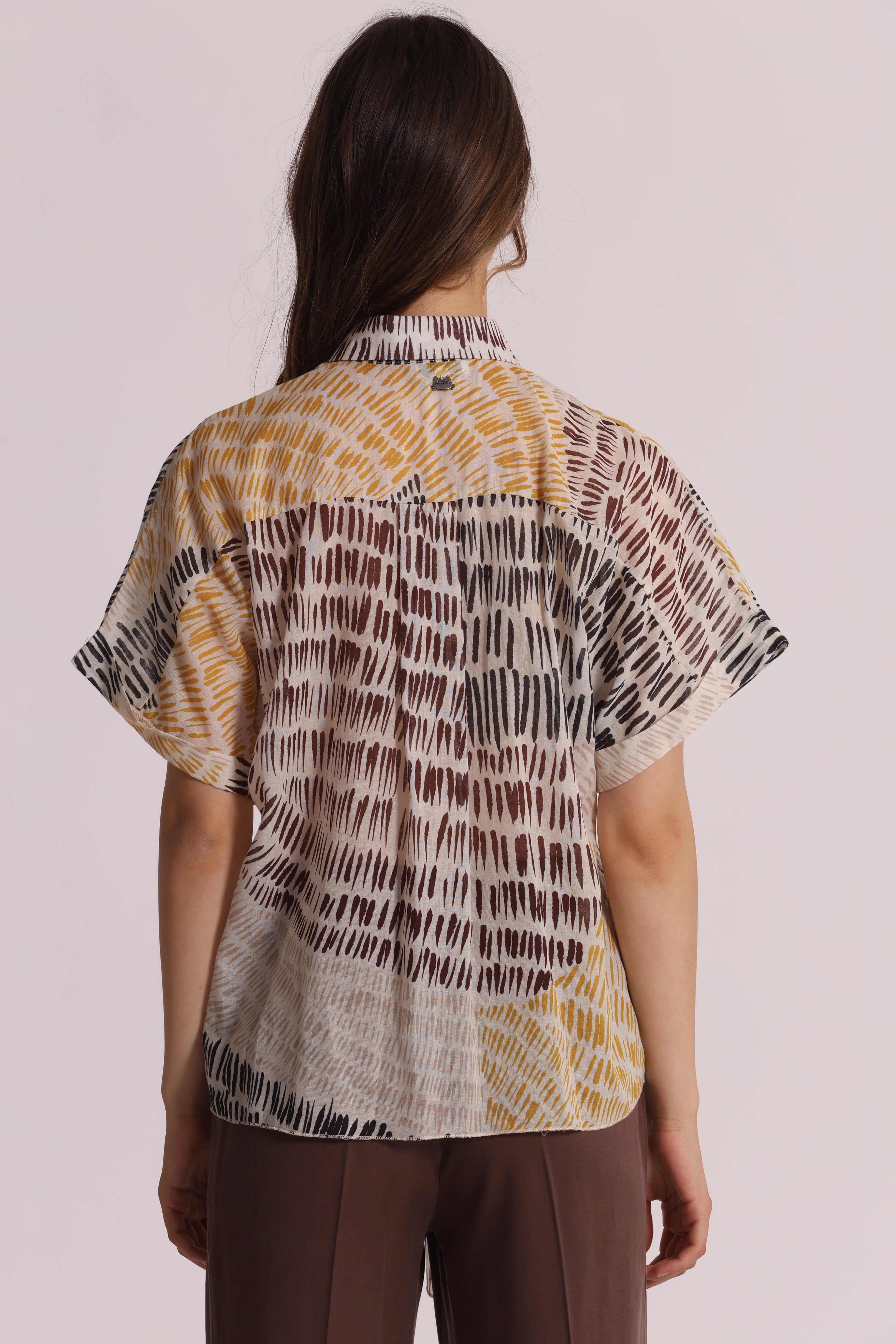 Mimi Mua Camicia Cropped in Fantasia Graffio marrone cotone