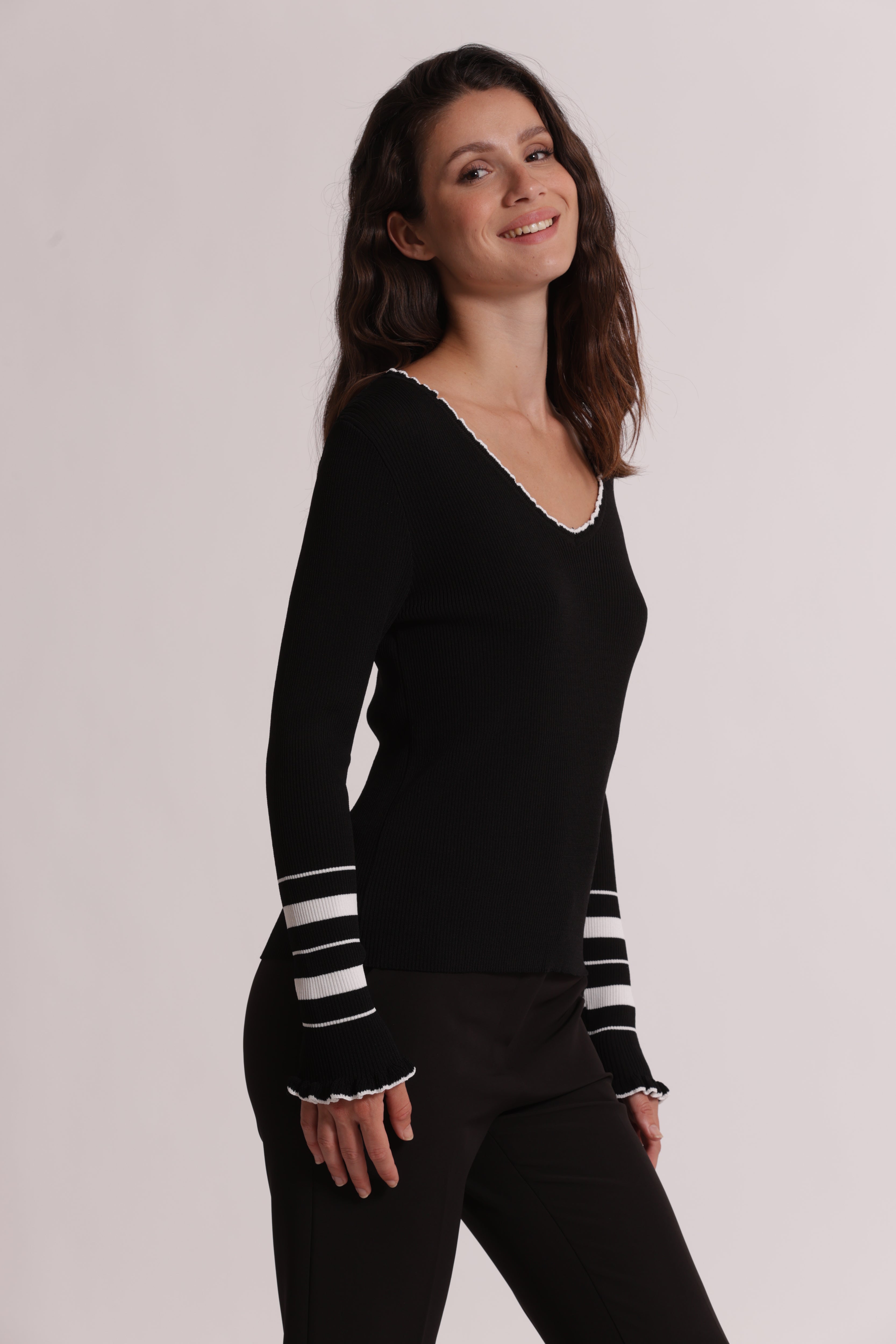 Mimi Mua Maglia Scollo V Bicolor maglia nero