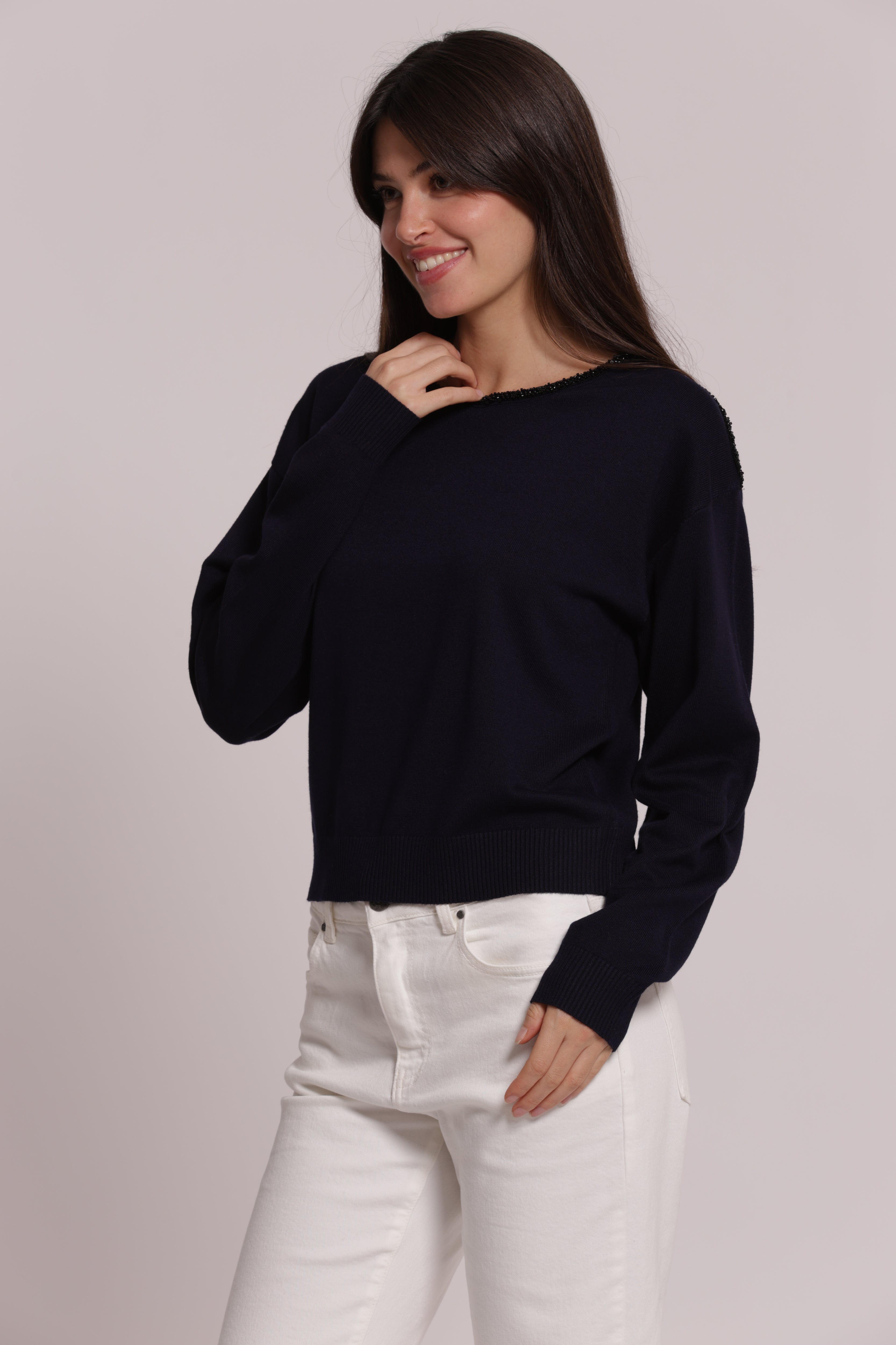 Mimi Mua Maglia Scollo Tondo Perline Nera Morbida
