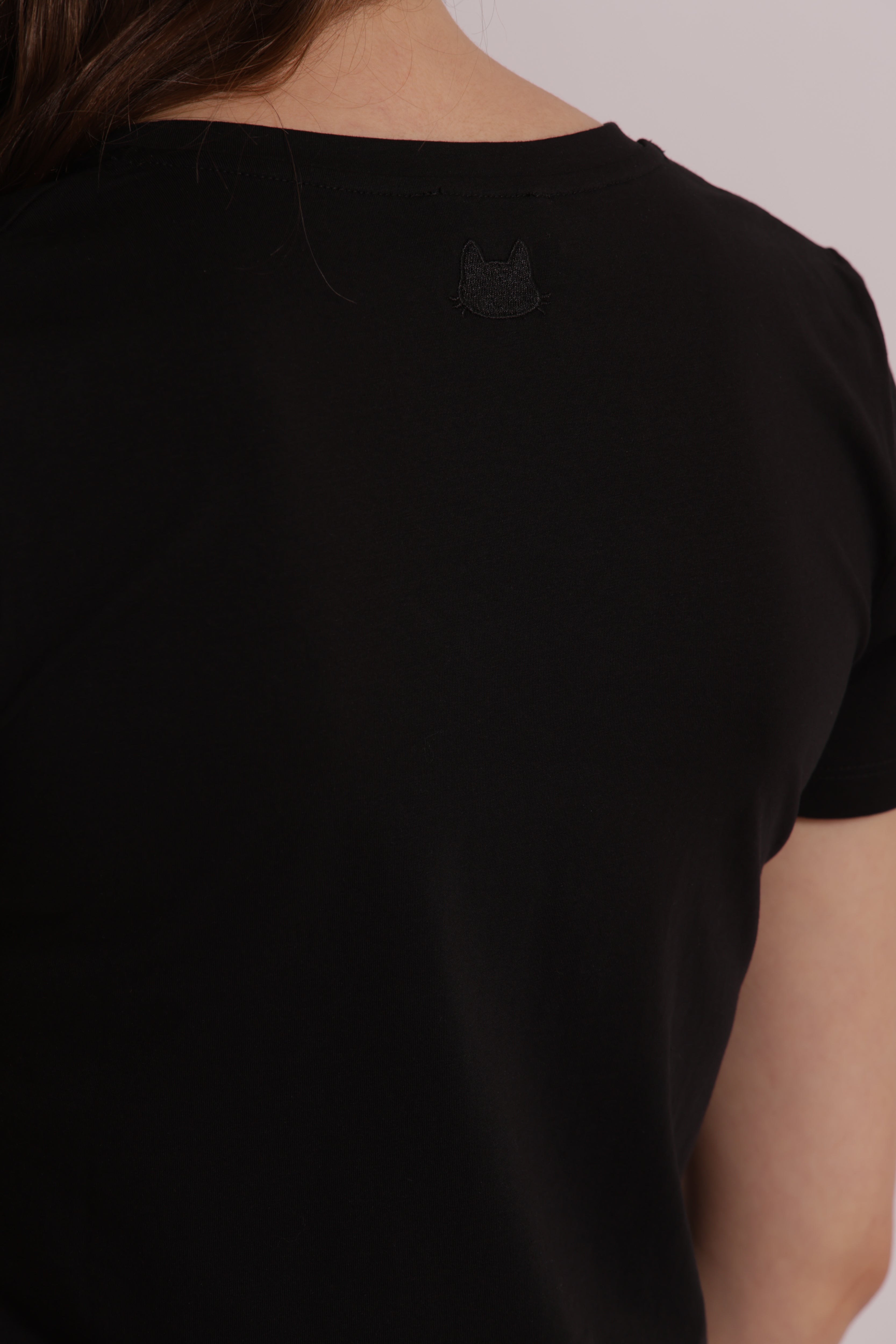 Mimi Mua Basic Gatto T-shirt Scollo a V Nero Cotone