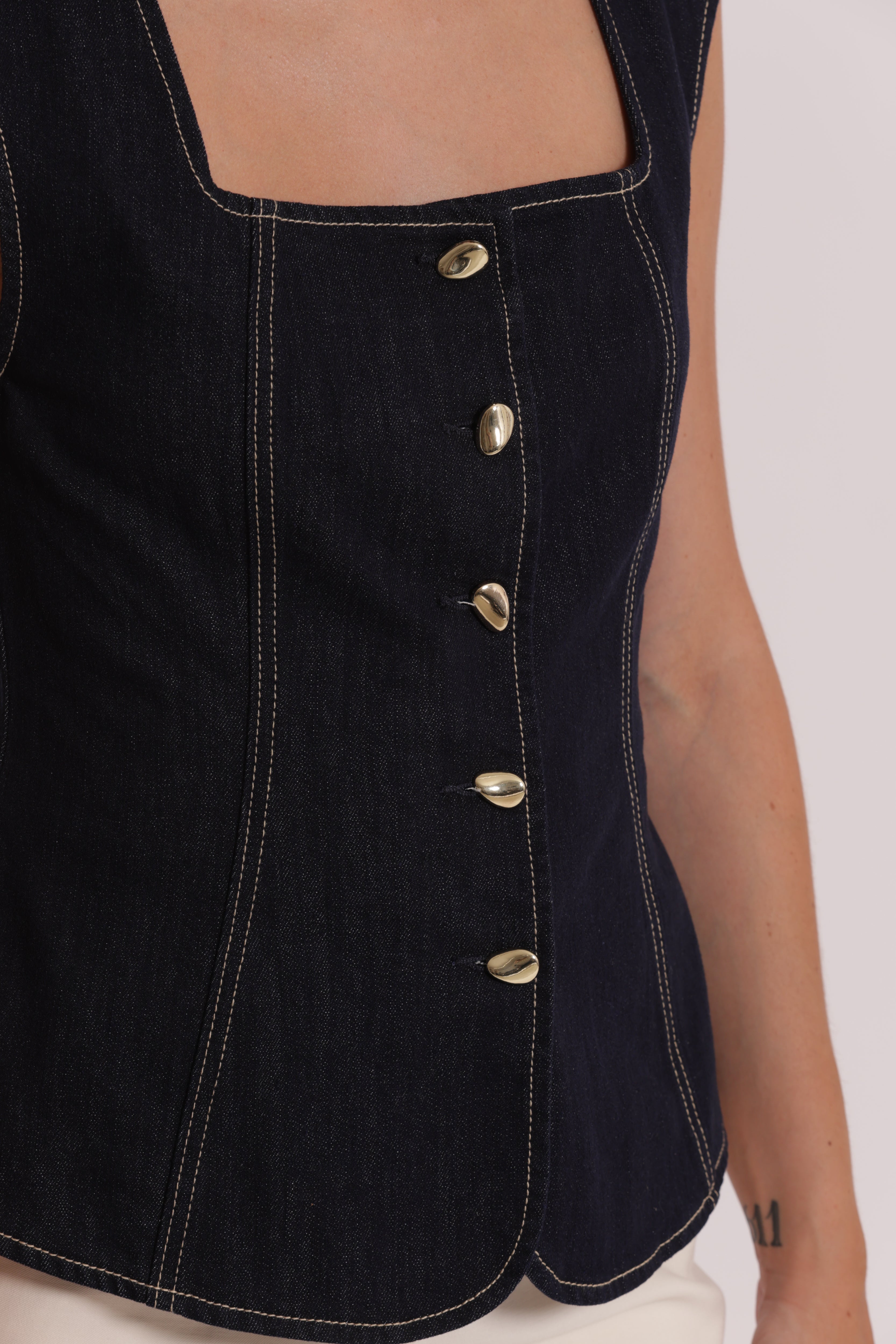 Mimi Mua Gilet in Denim con Bottoni Oro blu scuro