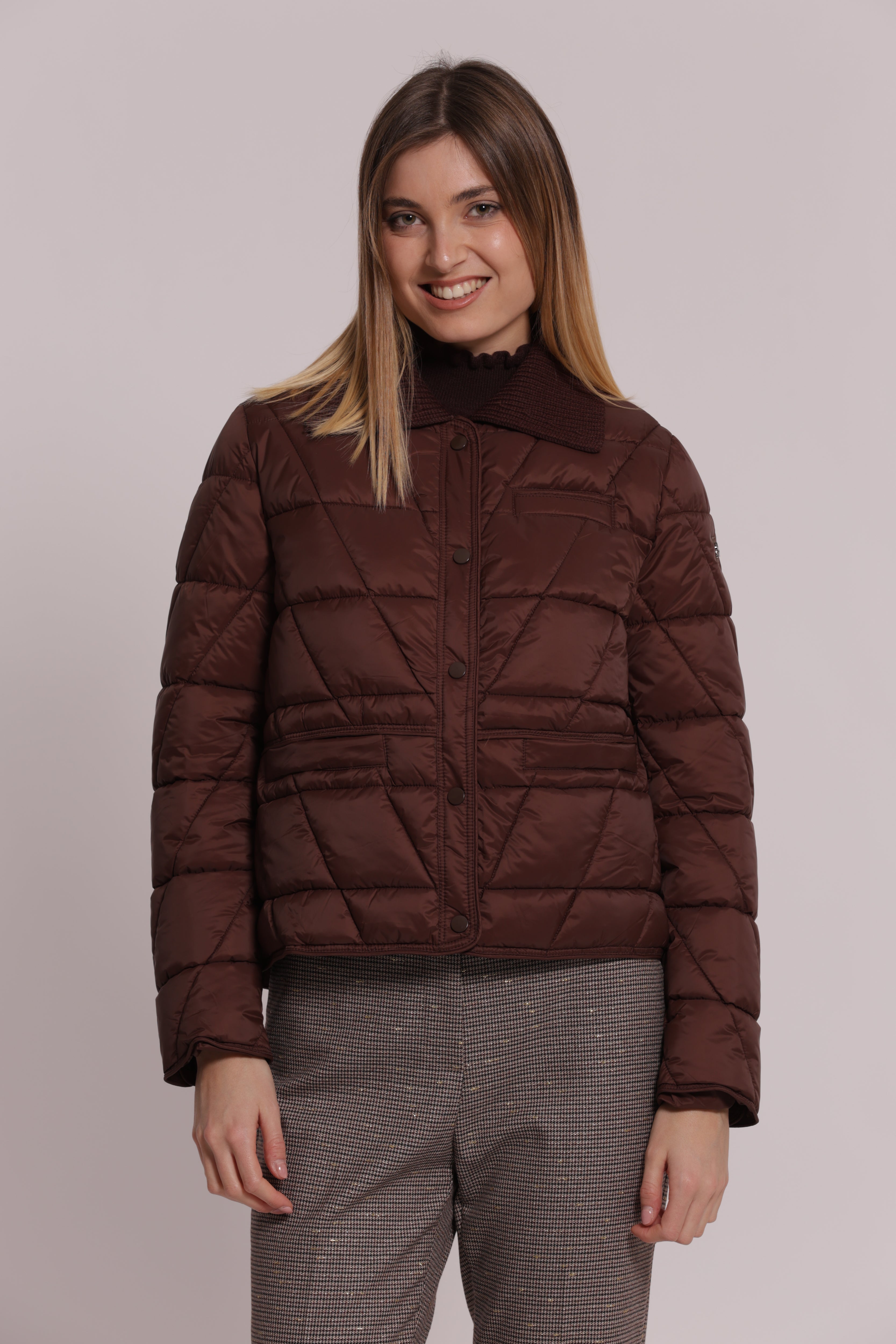 Mimi Mua Piumino Corto con Colletto in Maglia Panna leggero