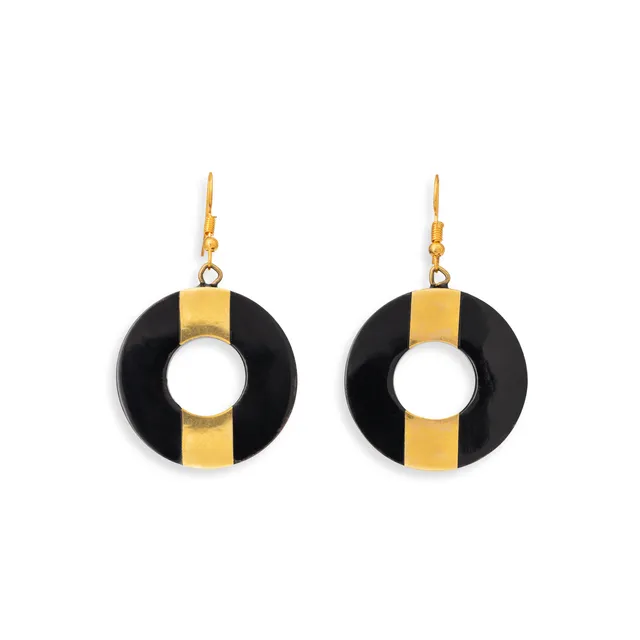 On Earth Cooperative Collection Zora orecchini corno nero 5 cm