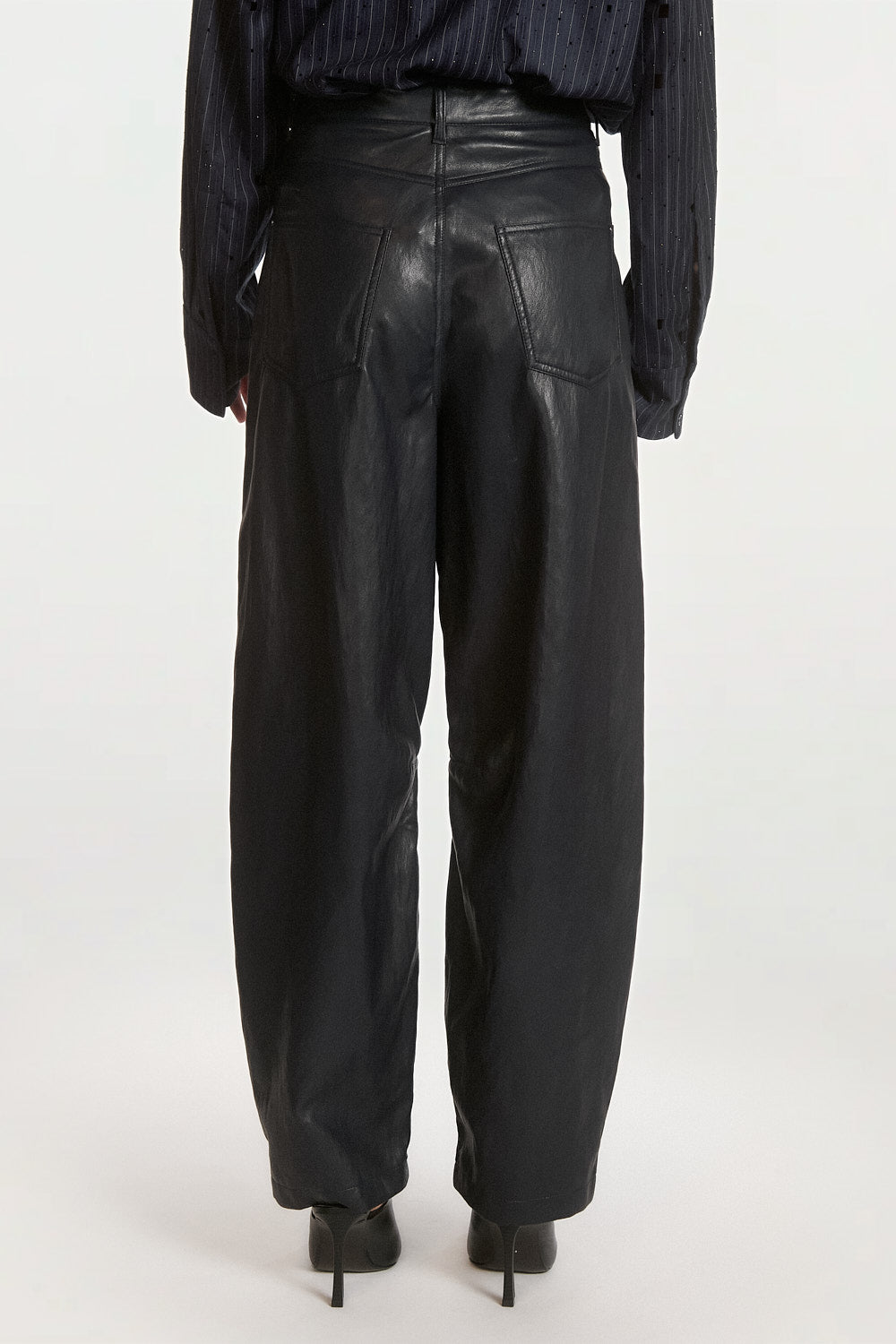 Aaiko Quin pantaloni blu scuro effetto pelle