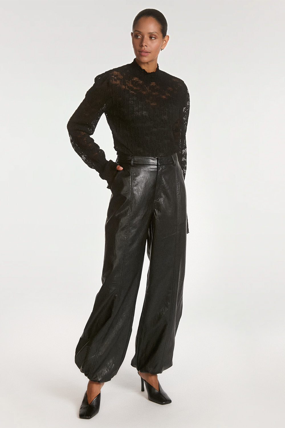 Aaiko Tory top plisse nero pizzo collo alto