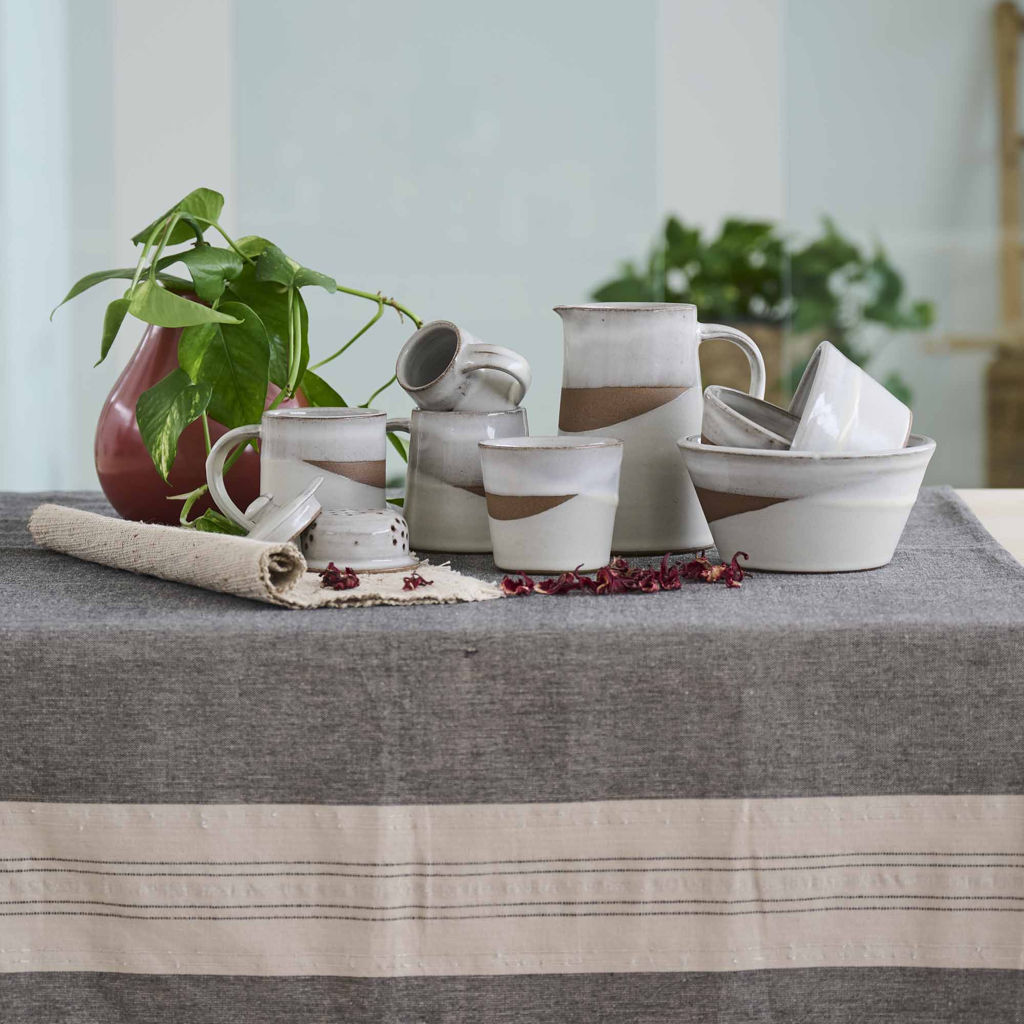 On Earth Cooperative Collection Voile ciotolina gres bianca 10,5 cm