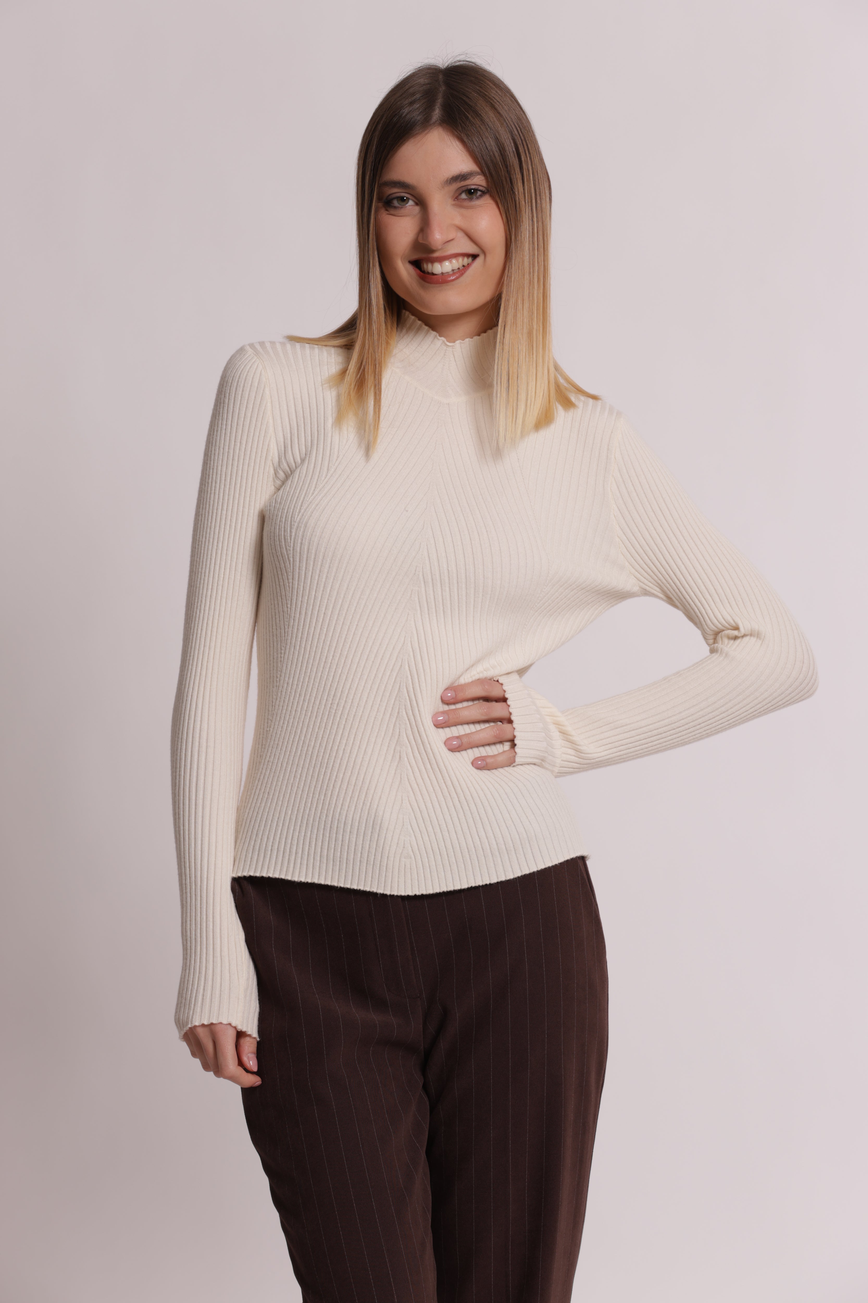 Mimi Mua Lupetto maglia nero collo alto