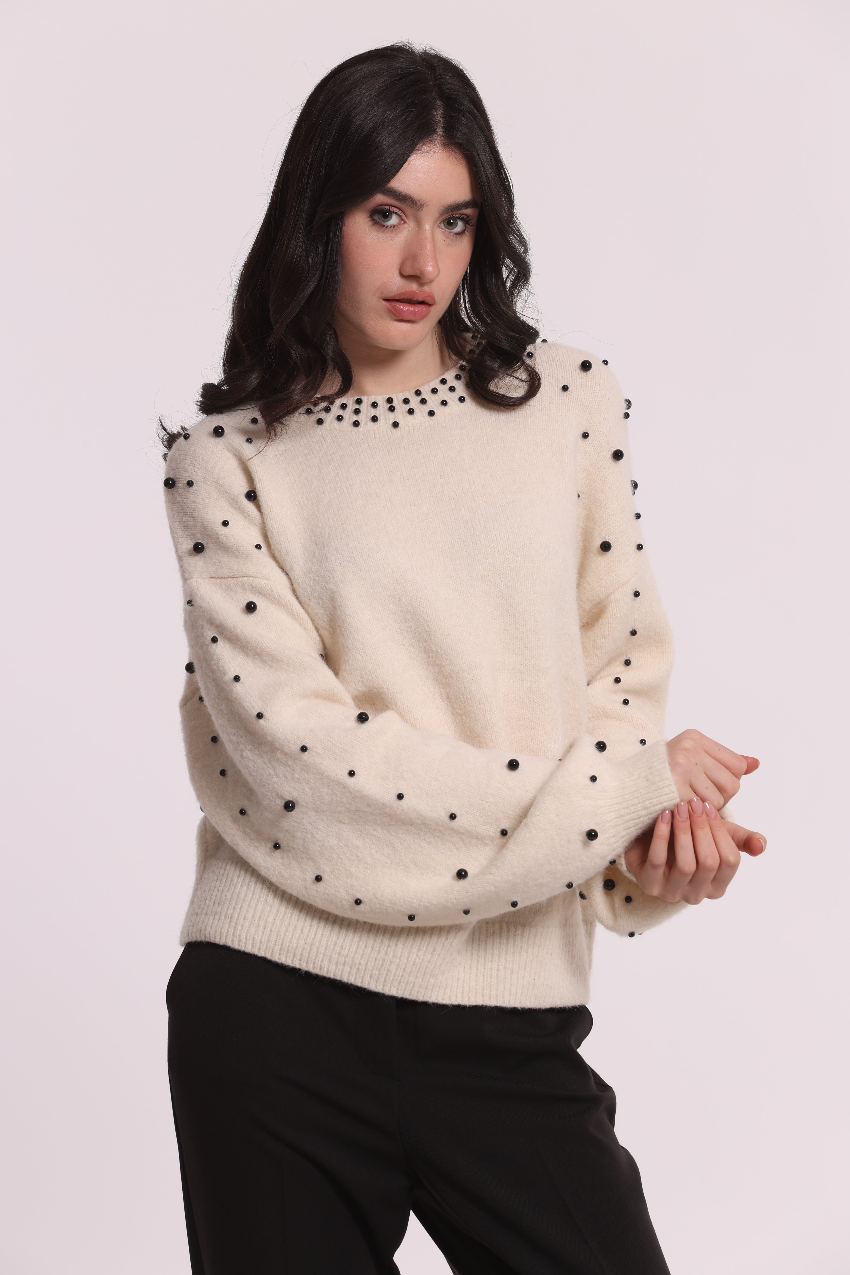 Mimi Mua maglia scollo tondo con perle