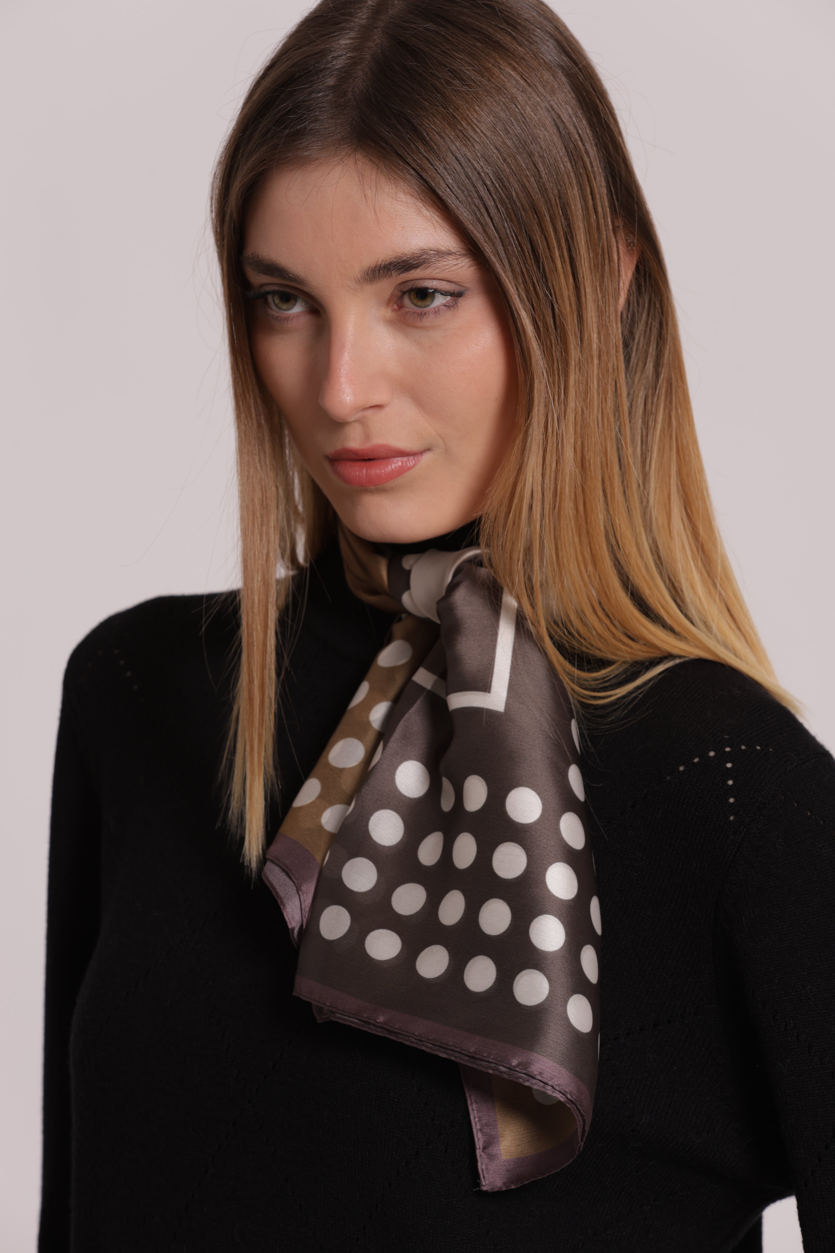 Mimi Mua Foulard Cornice Pallini 90x90 Moro