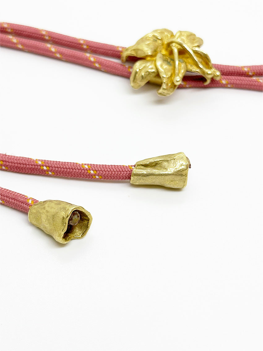Giglio Tigrato Giglio's Bolo Tie Pink String gioiello bronzo