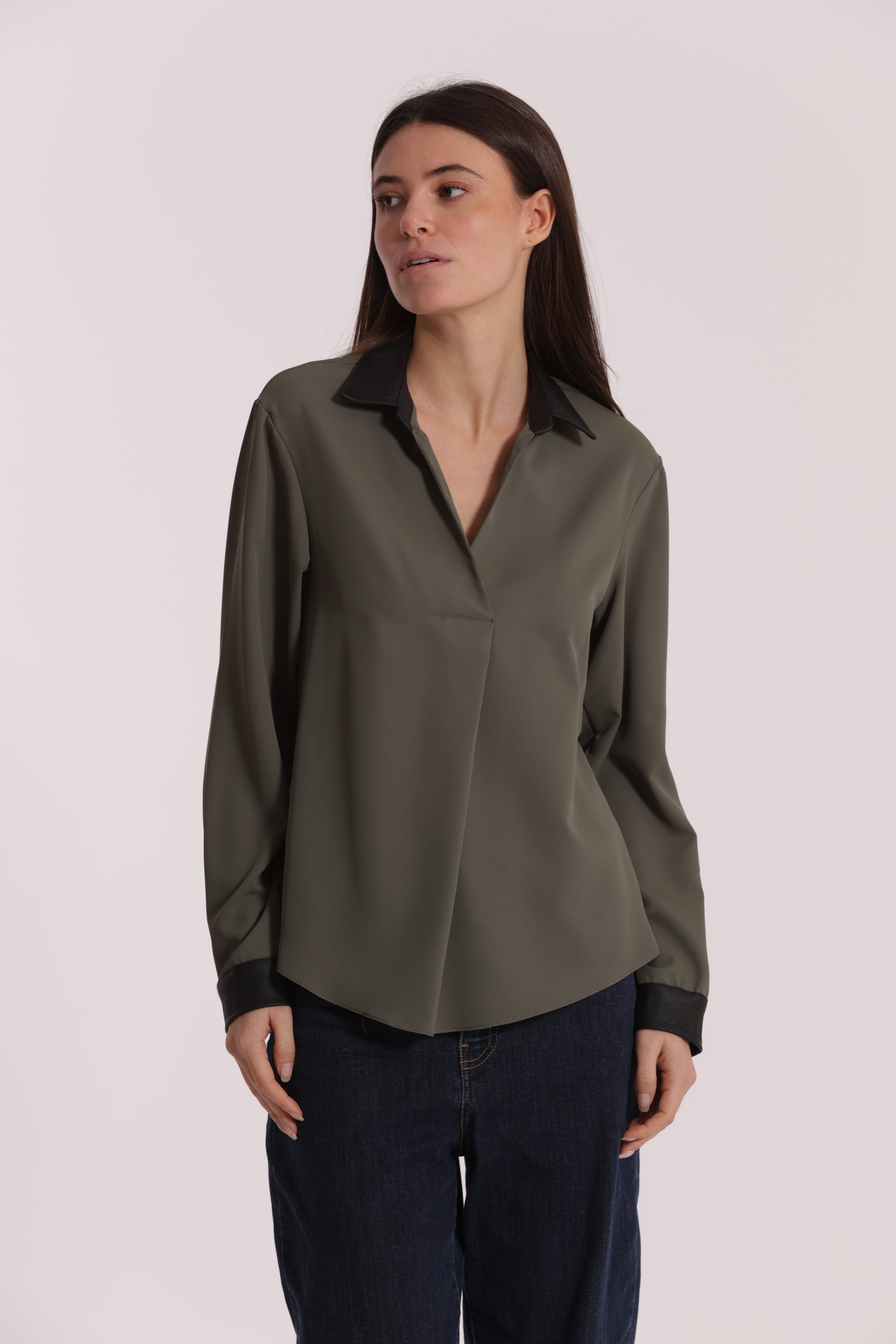 Mimi Mua Blusa Colletto Simil Pelle Nero