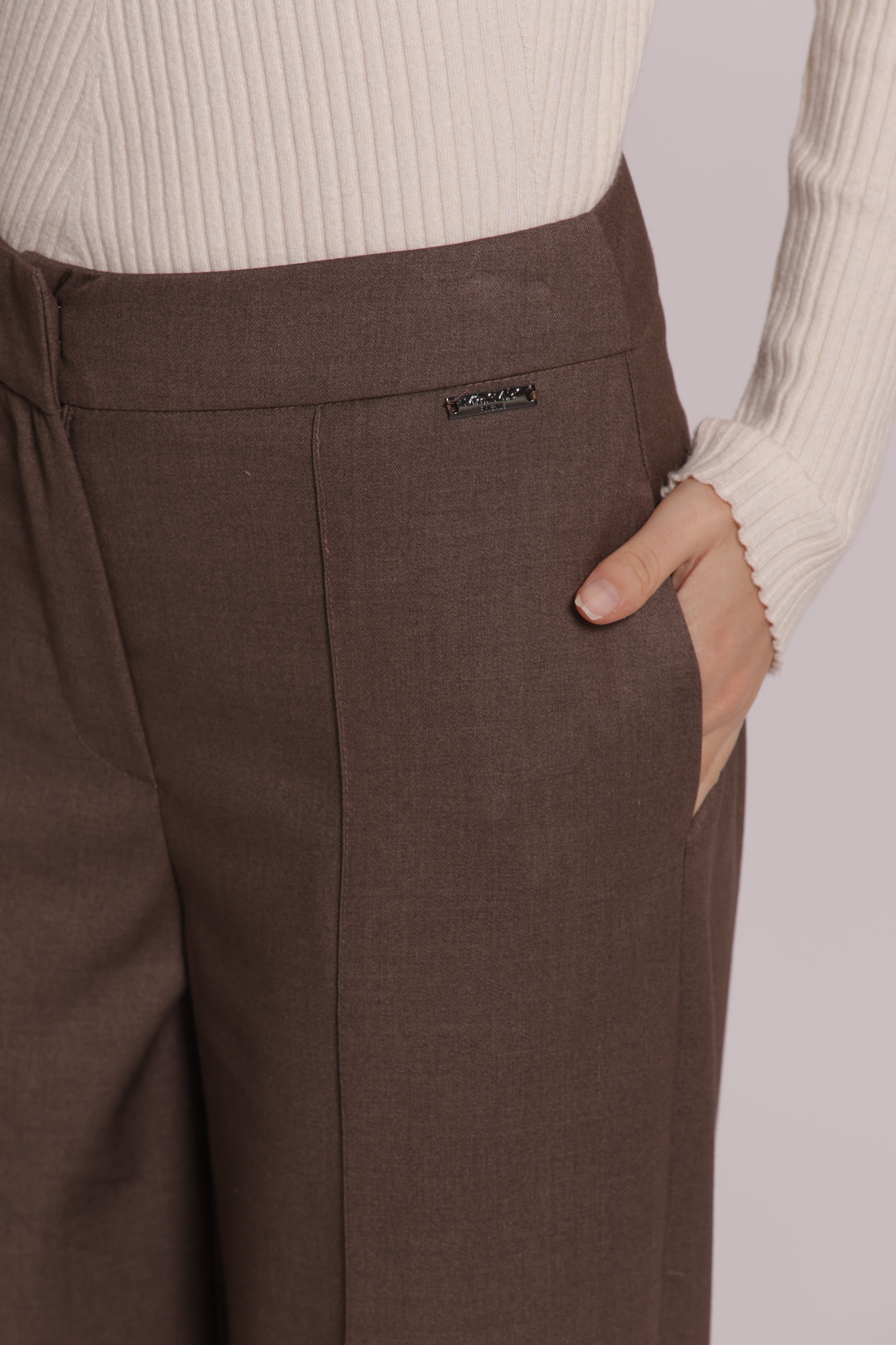 Mimi Mua pantalone in vanz con risvolto sul fondo pantaloni nero S
