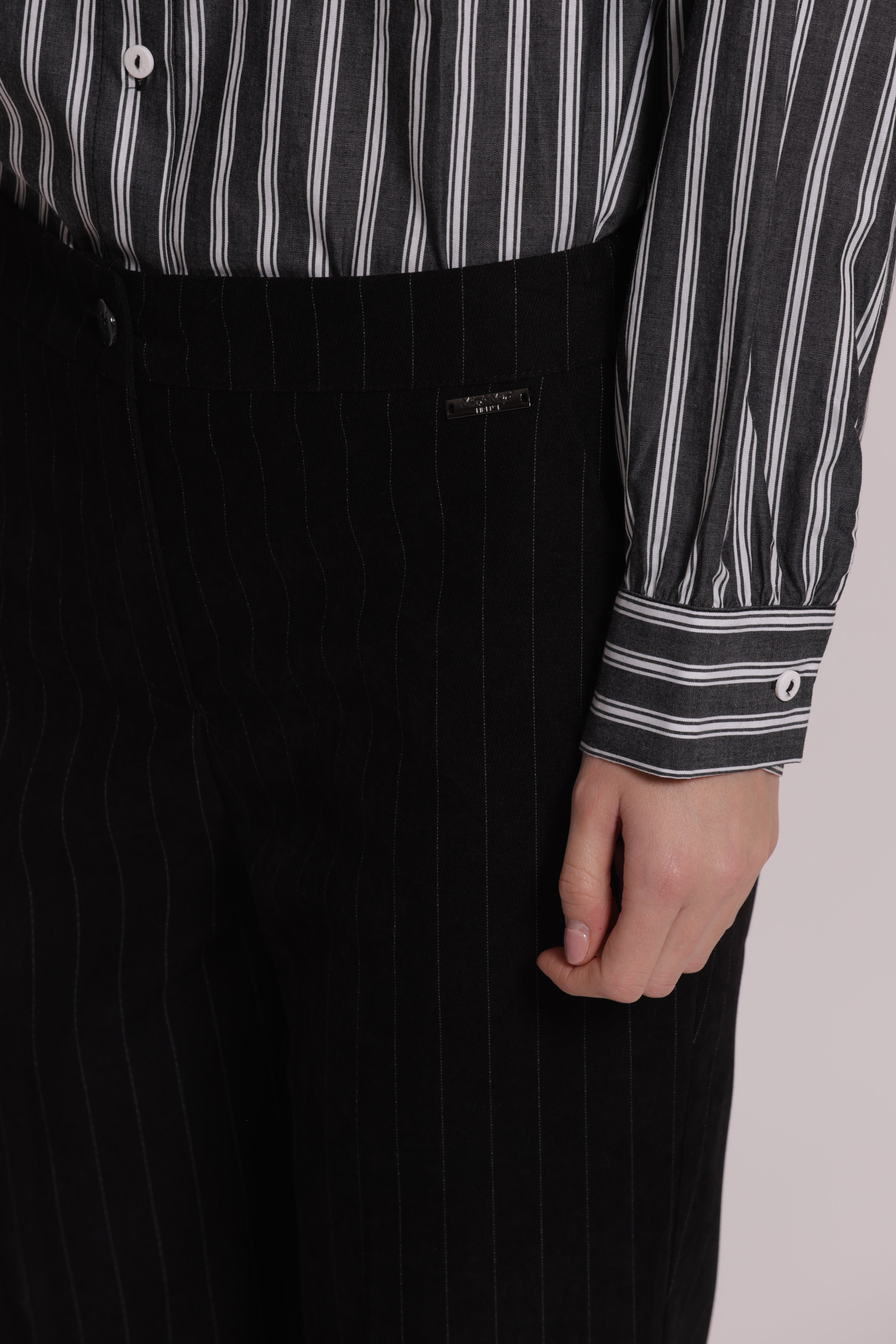 Mimi Mua pantalone sigaretta gessato pantalone nero