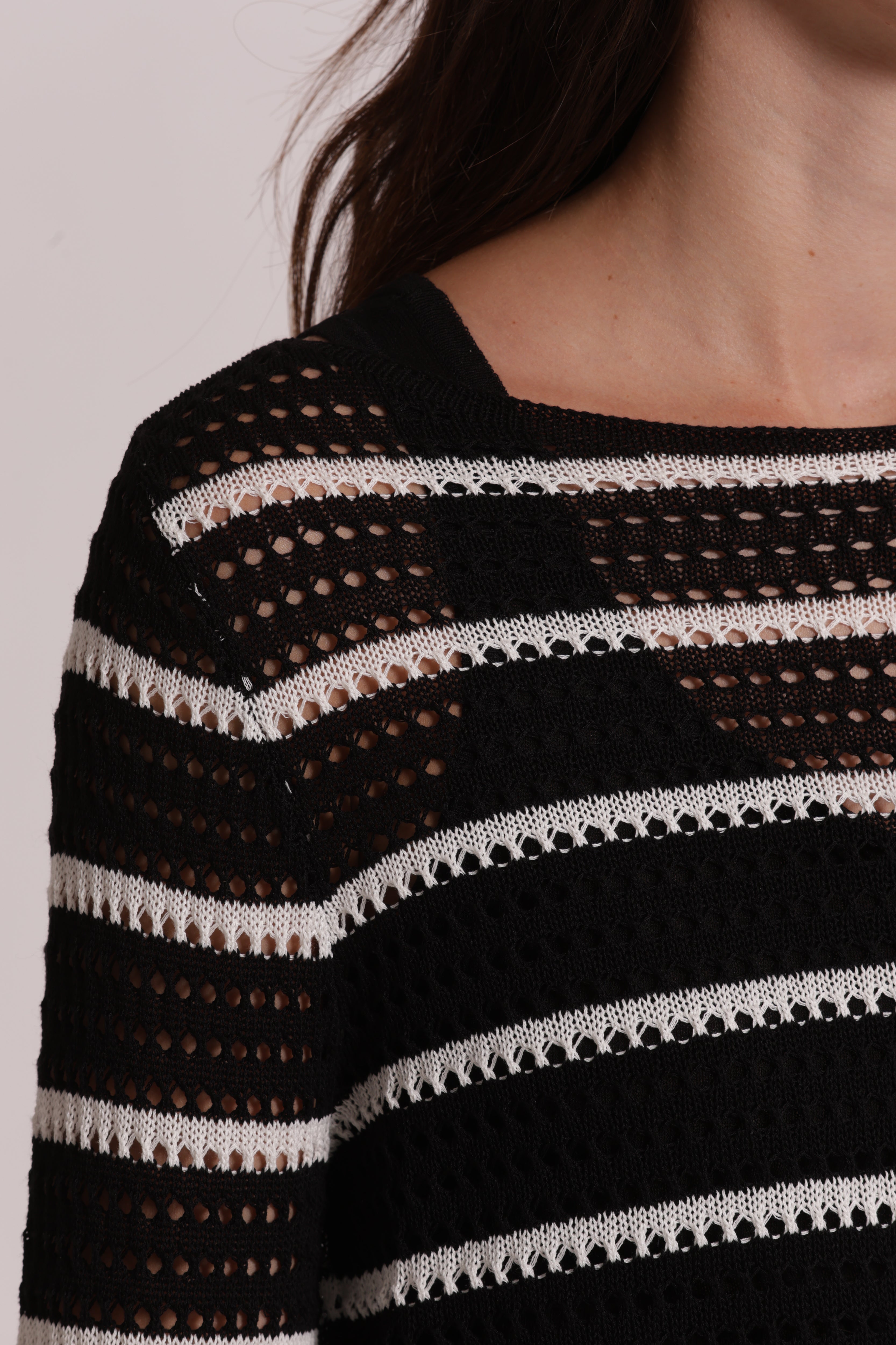 Mimi Mua maglia traforata bicolor nero panna