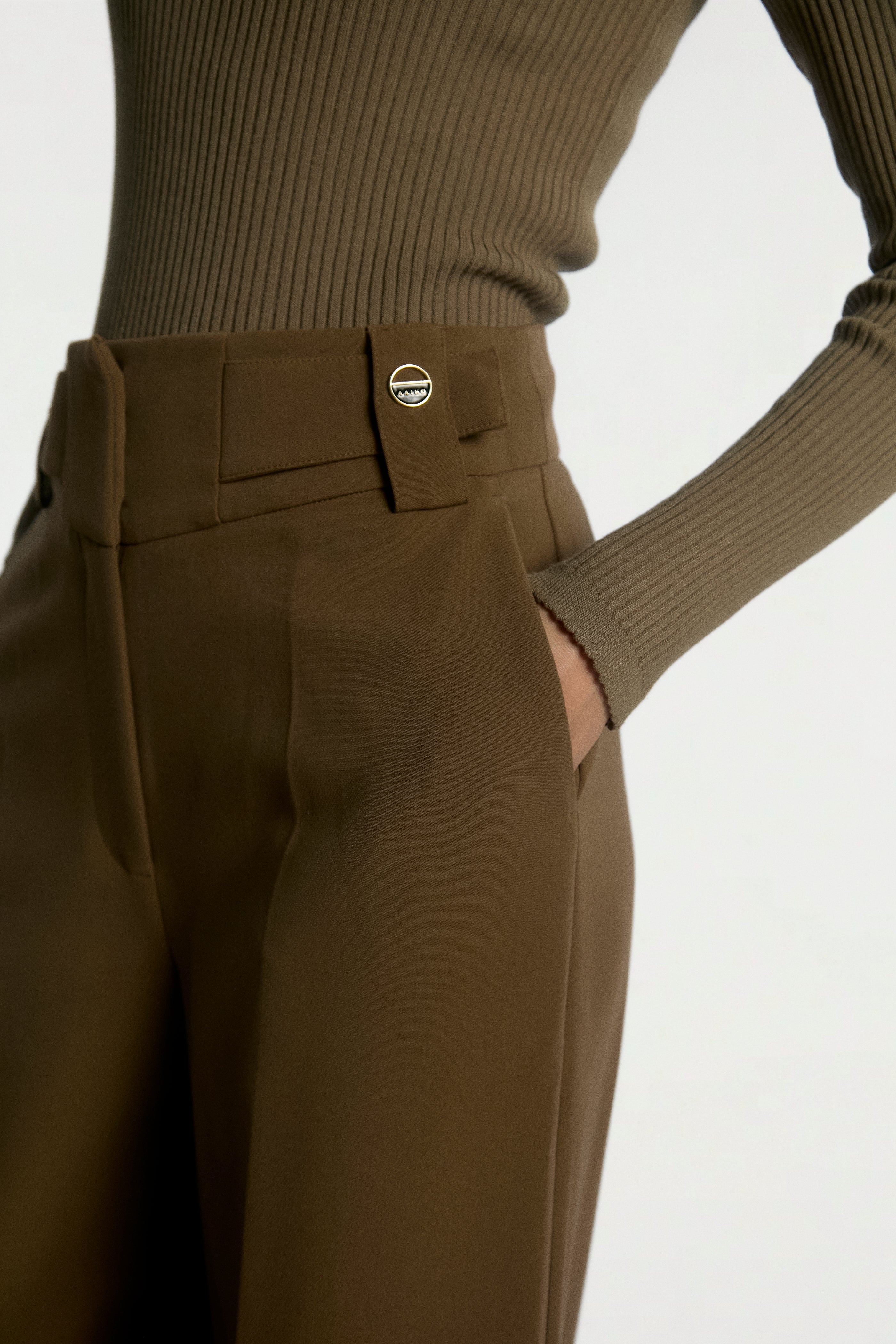 Aaiko Nore pantaloni verdi gamba larga