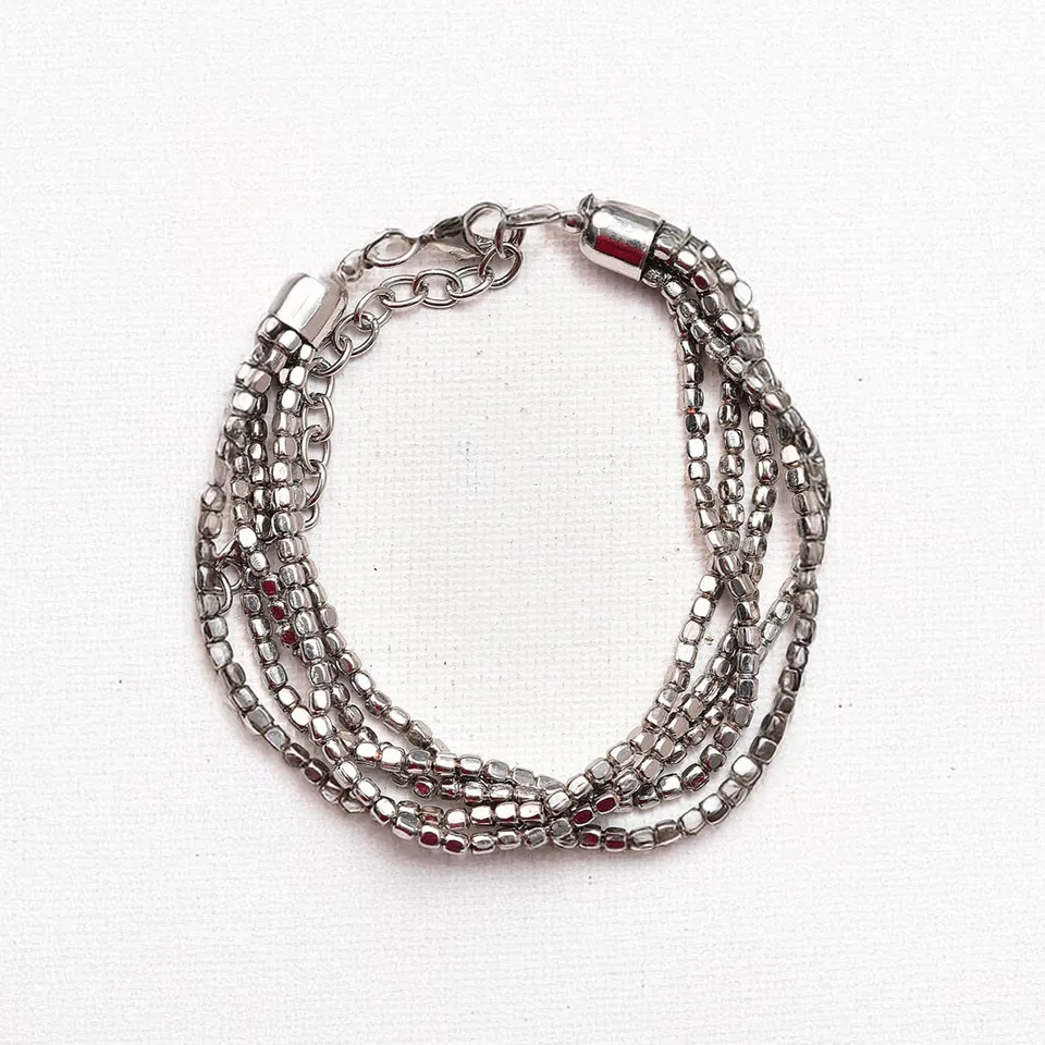 On Earth Shimmer bracciale perline argentato 19+7 cm