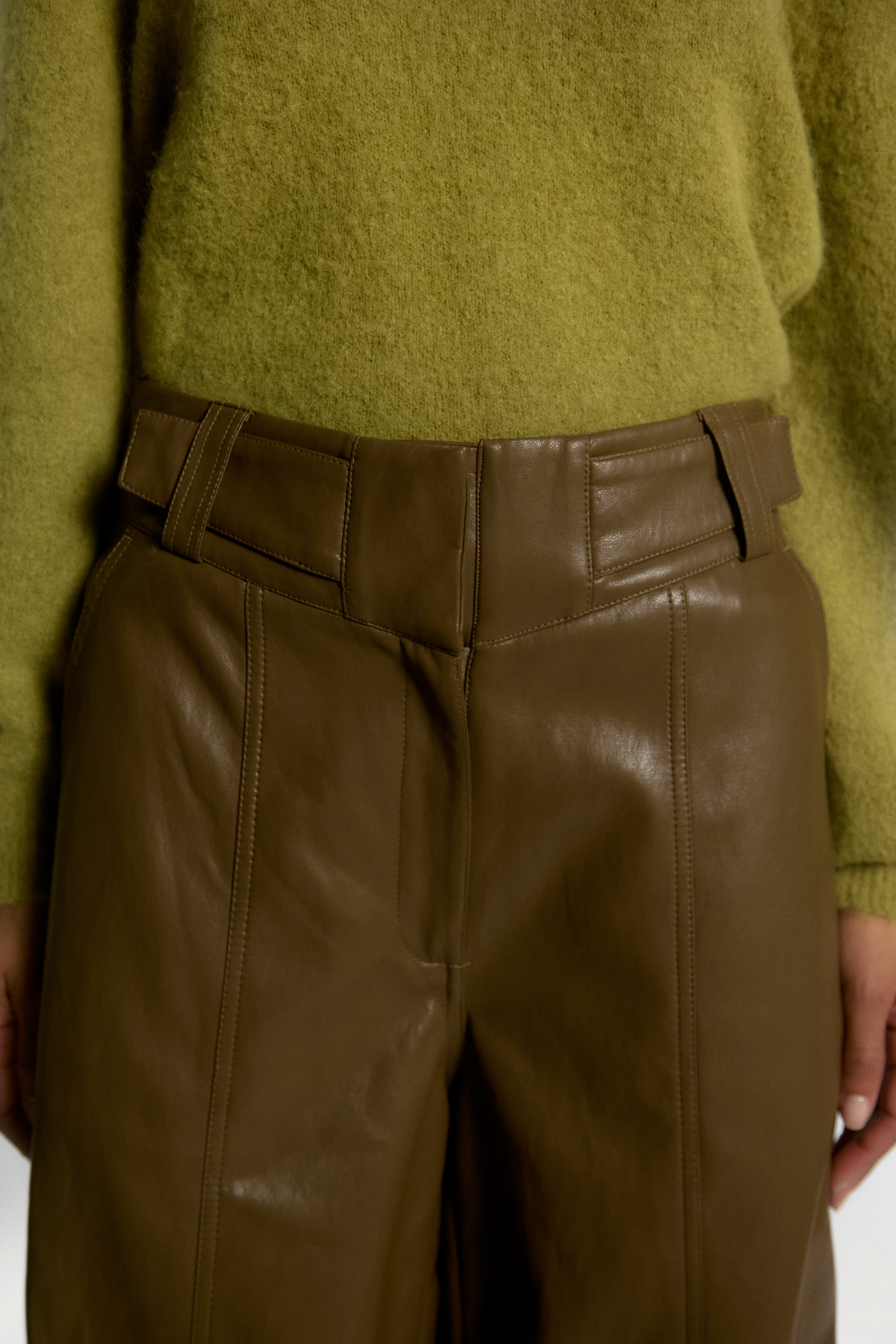 Aaiko Nore pantaloni ecopelle verde teak gamba larga
