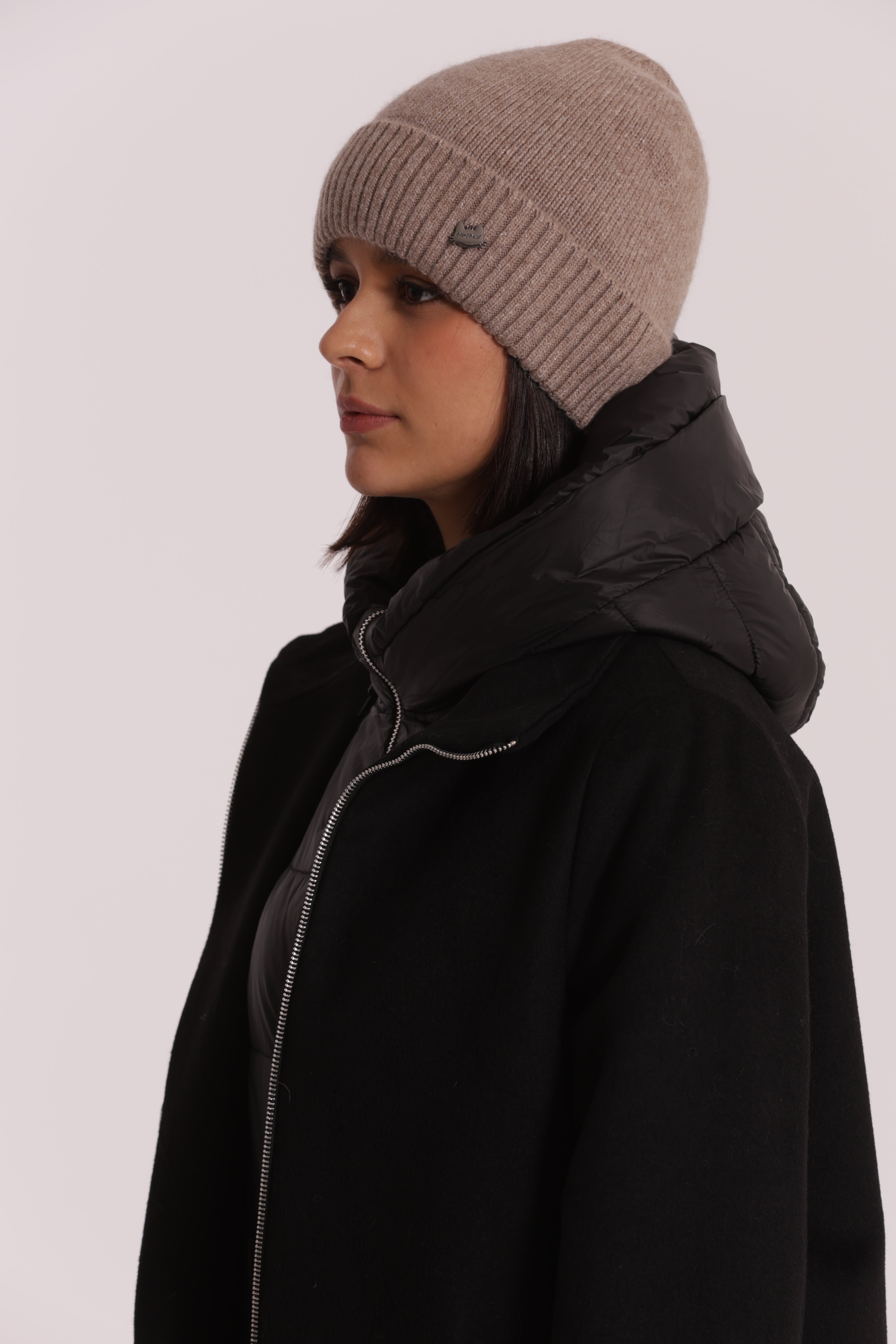 Mimi Mua Berretto tinta unita con risvolto cappello nero caldo