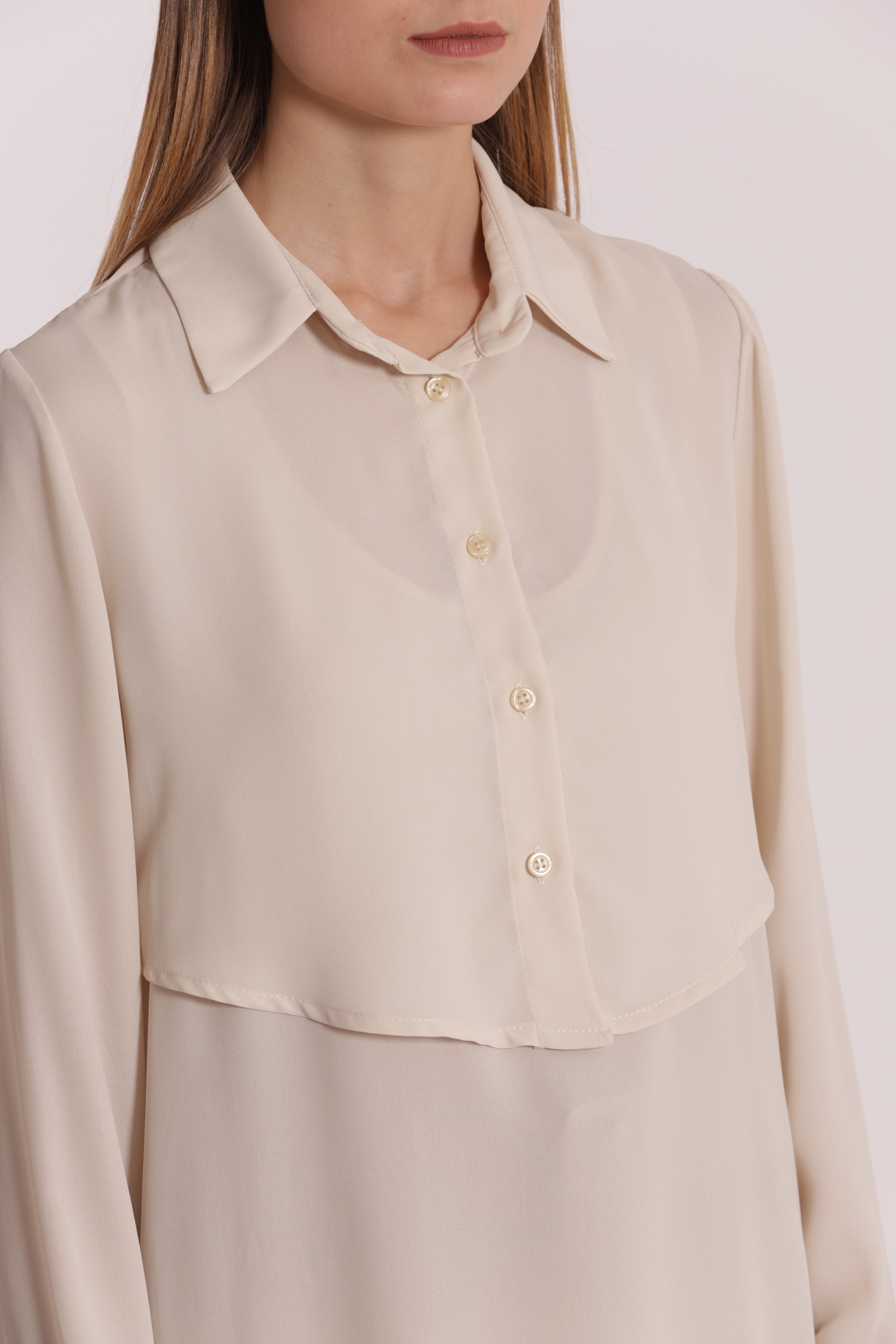 Mimi Mua Camicia Cropped con Blusa Panna