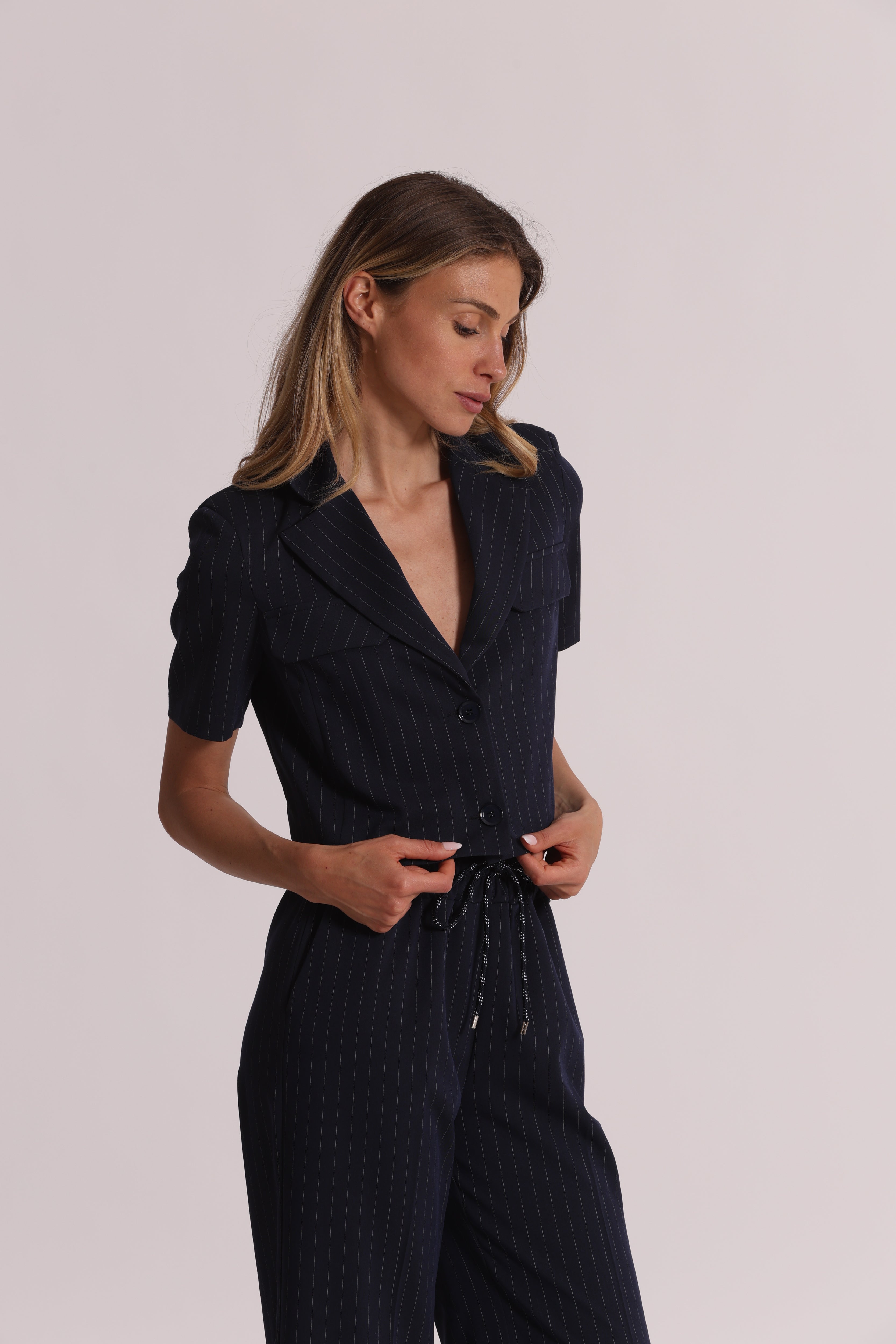 Mimi Mua Giacca Cropped Maniche Corte Gessata Latte sartoriale