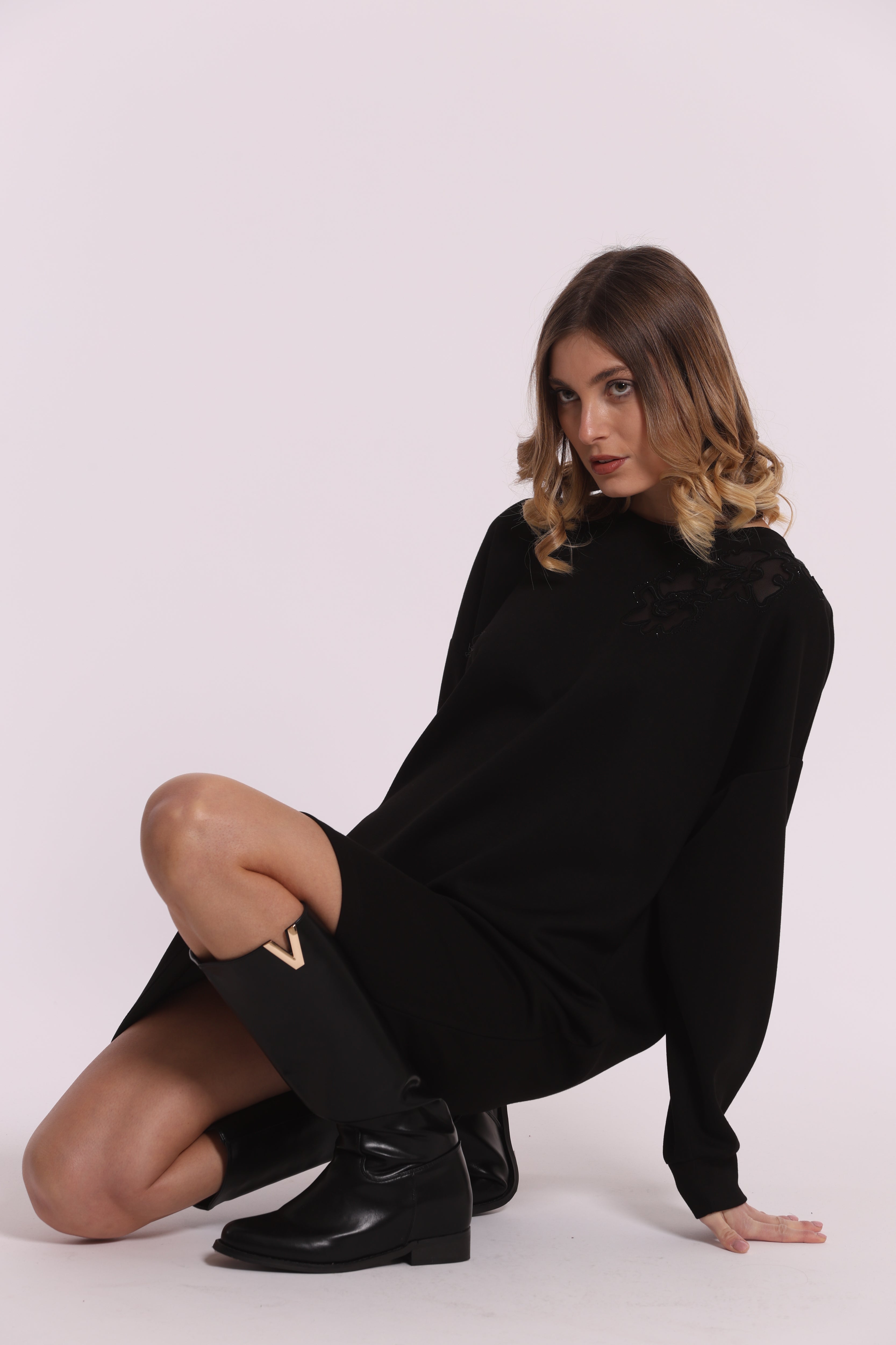 Mimi Mua Felpa Trasparenze Abito Nero con Strass