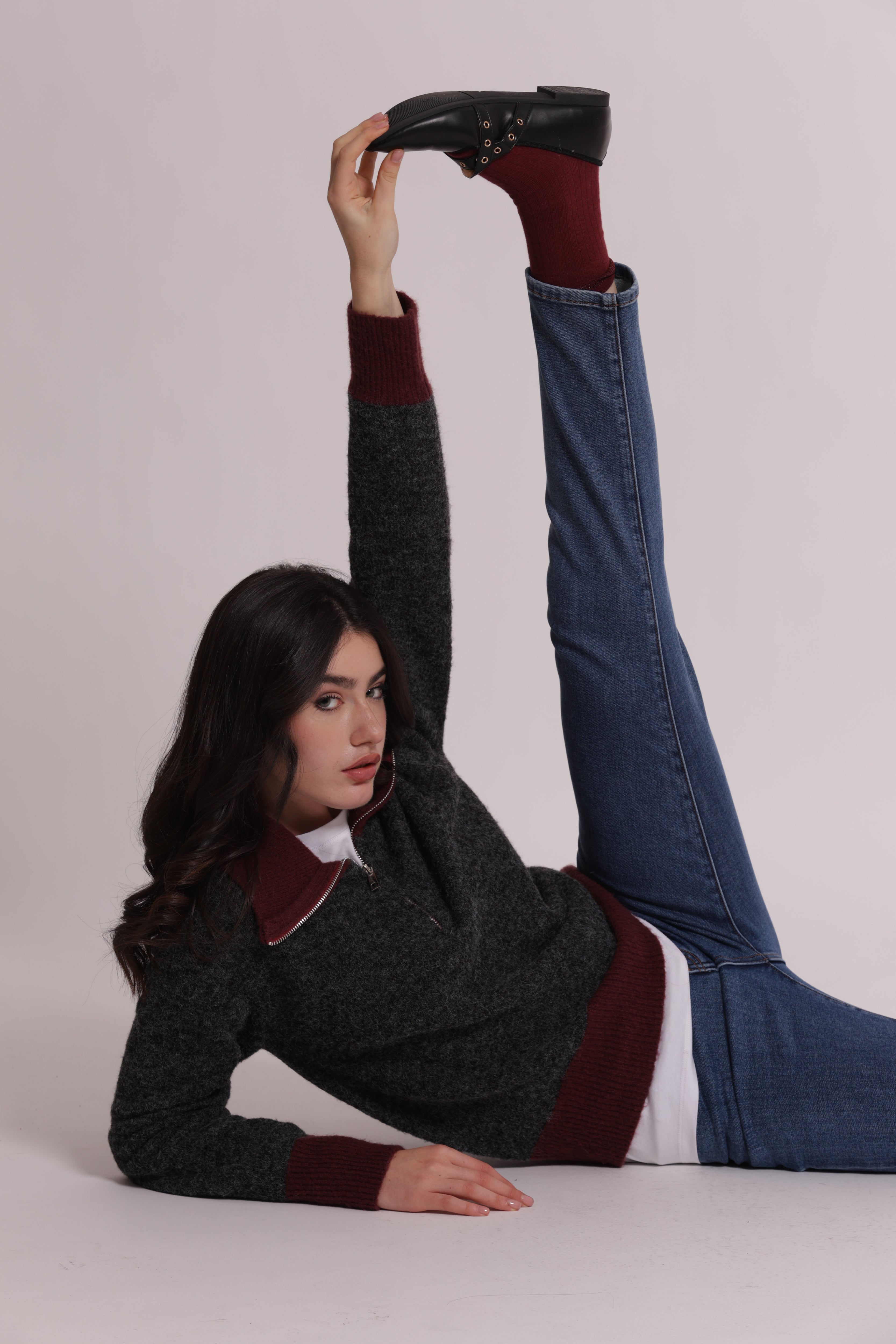 Mimi Mua maglia bicolor con zip blu calda